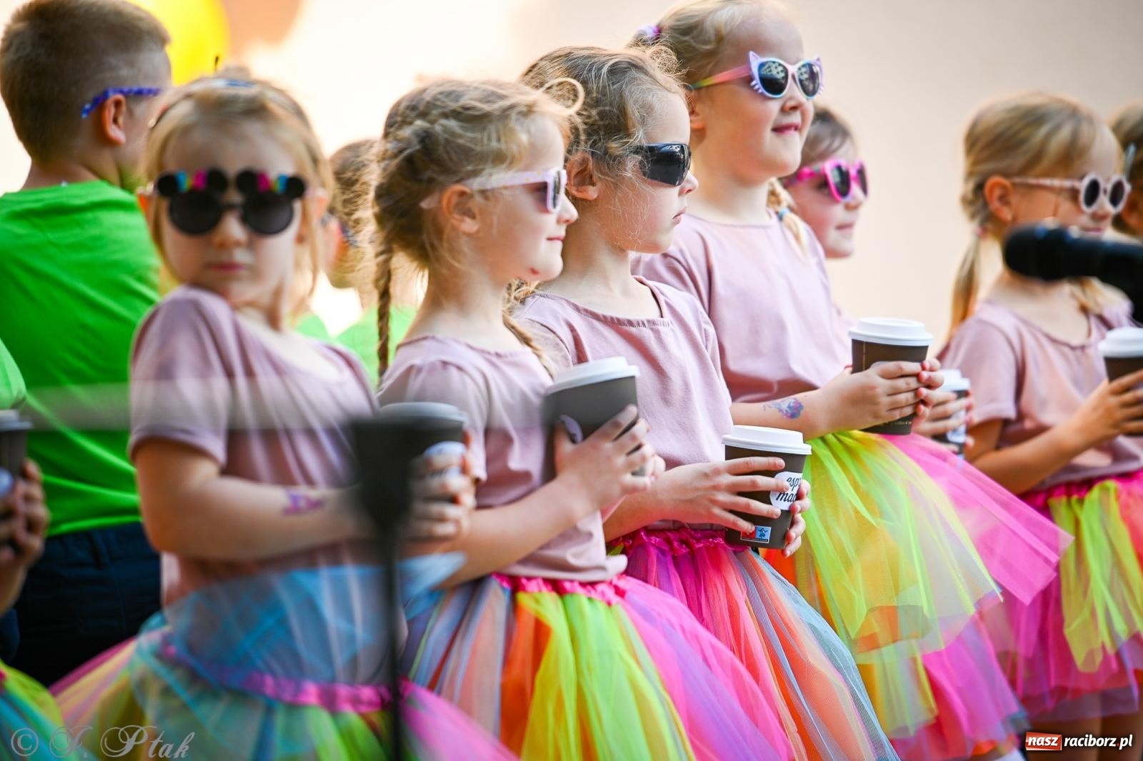 Zdjęcie w galerii na portalu naszraciborz.pl: Rodzinny festyn z międzynarodowym przesłaniem w P23 wiadomości z regionu