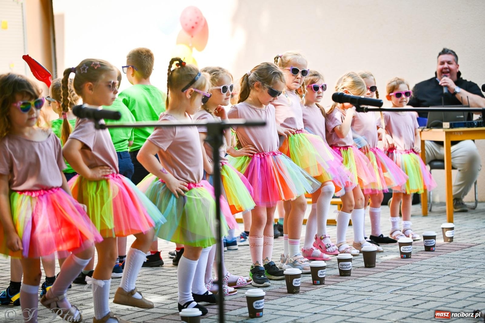 Zdjęcie w galerii na portalu naszraciborz.pl: Rodzinny festyn z międzynarodowym przesłaniem w P23 wiadomości z regionu