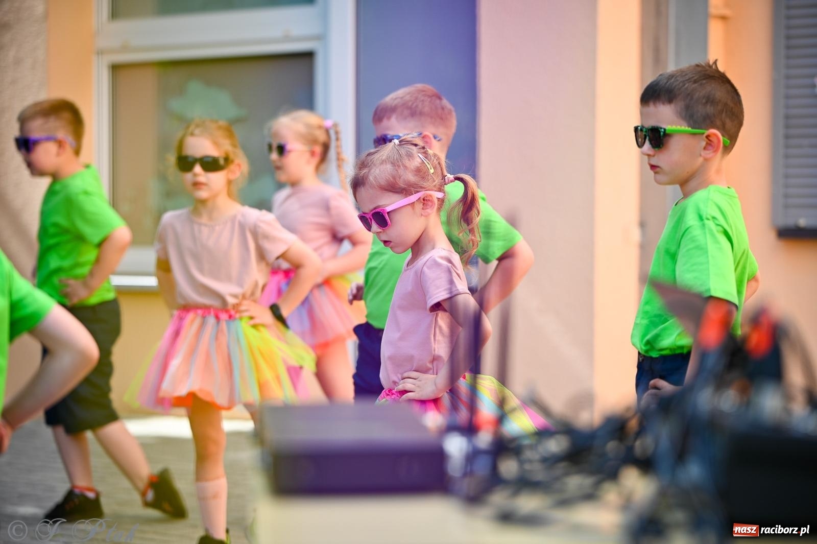 Zdjęcie w galerii na portalu naszraciborz.pl: Rodzinny festyn z międzynarodowym przesłaniem w P23 wiadomości z regionu