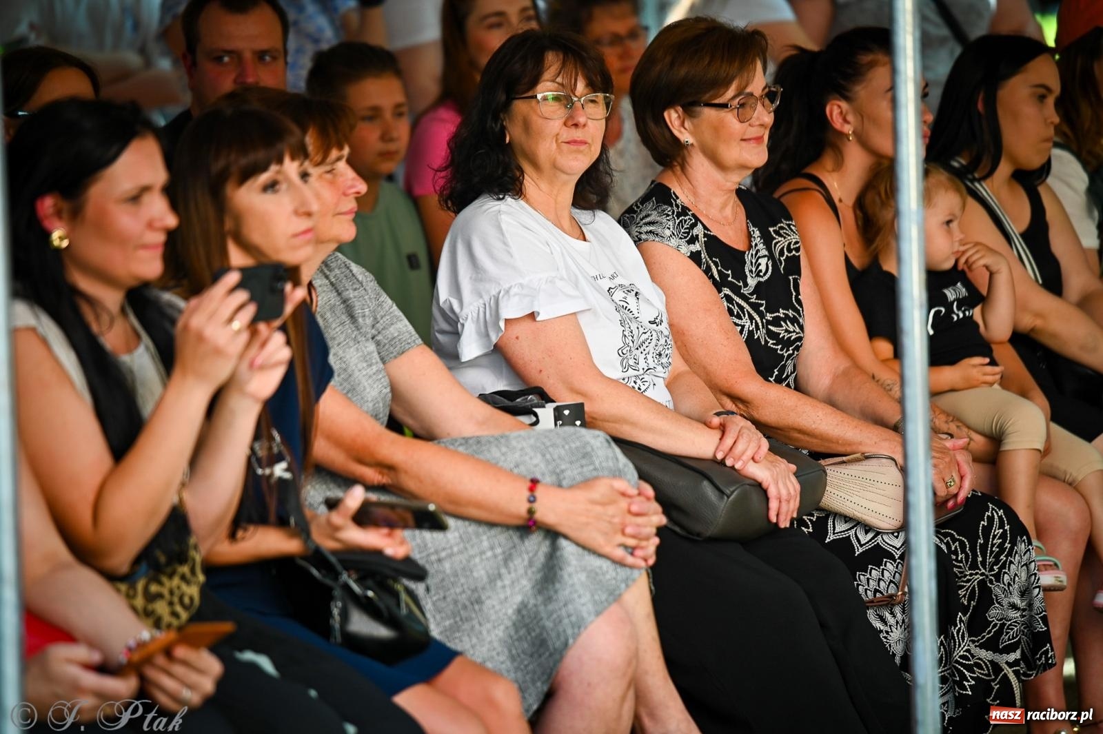 Zdjęcie w galerii na portalu naszraciborz.pl: Rodzinny festyn z międzynarodowym przesłaniem w P23 wiadomości z regionu