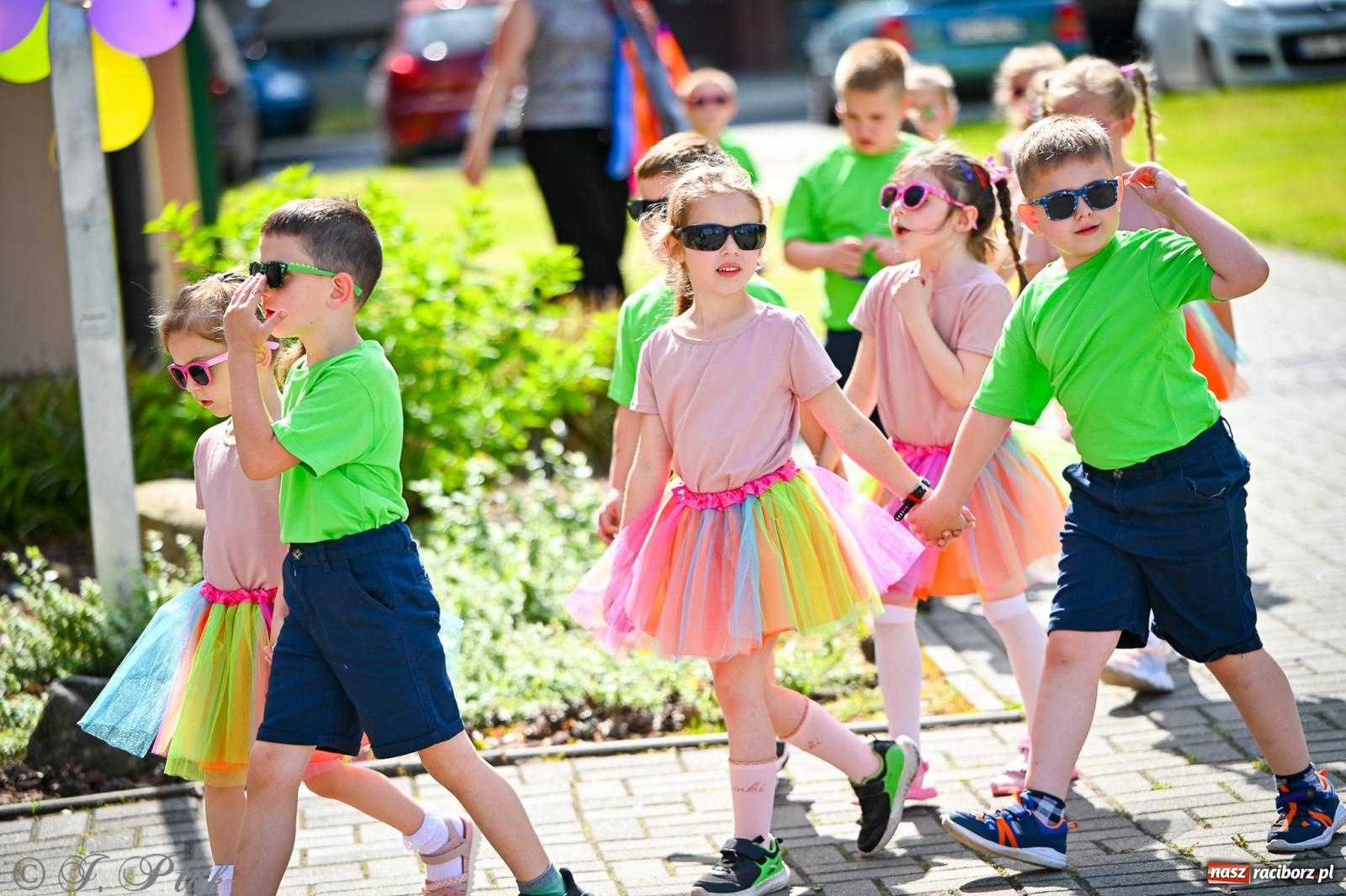 Zdjęcie w galerii na portalu naszraciborz.pl: Rodzinny festyn z międzynarodowym przesłaniem w P23 wiadomości z regionu