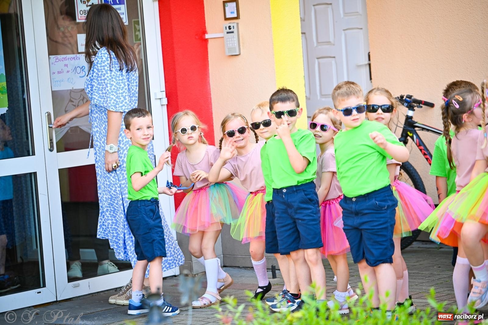 Zdjęcie w galerii na portalu naszraciborz.pl: Rodzinny festyn z międzynarodowym przesłaniem w P23 wiadomości z regionu