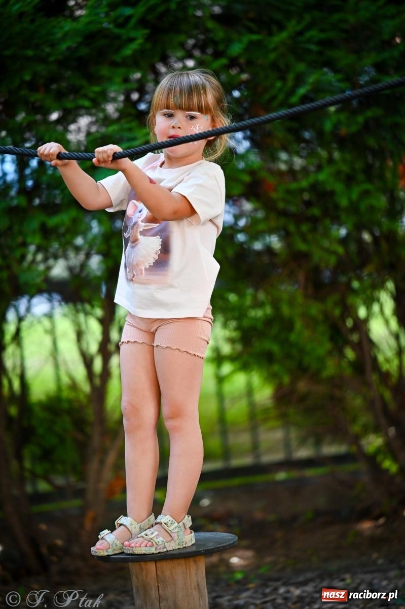 Zdjęcie w galerii na portalu naszraciborz.pl: Rodzinny festyn z międzynarodowym przesłaniem w P23 wiadomości z regionu