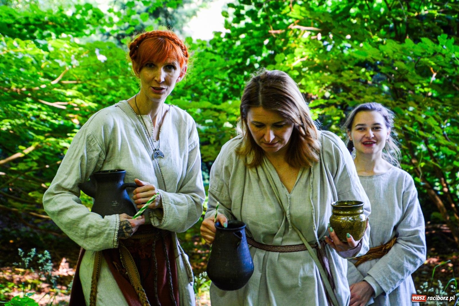 Zdjęcie w galerii na portalu naszraciborz.pl: Setki wojów pod Oborą. Trwa finał raciborskiego festiwalu średniowiecznego wiadomości z regionu