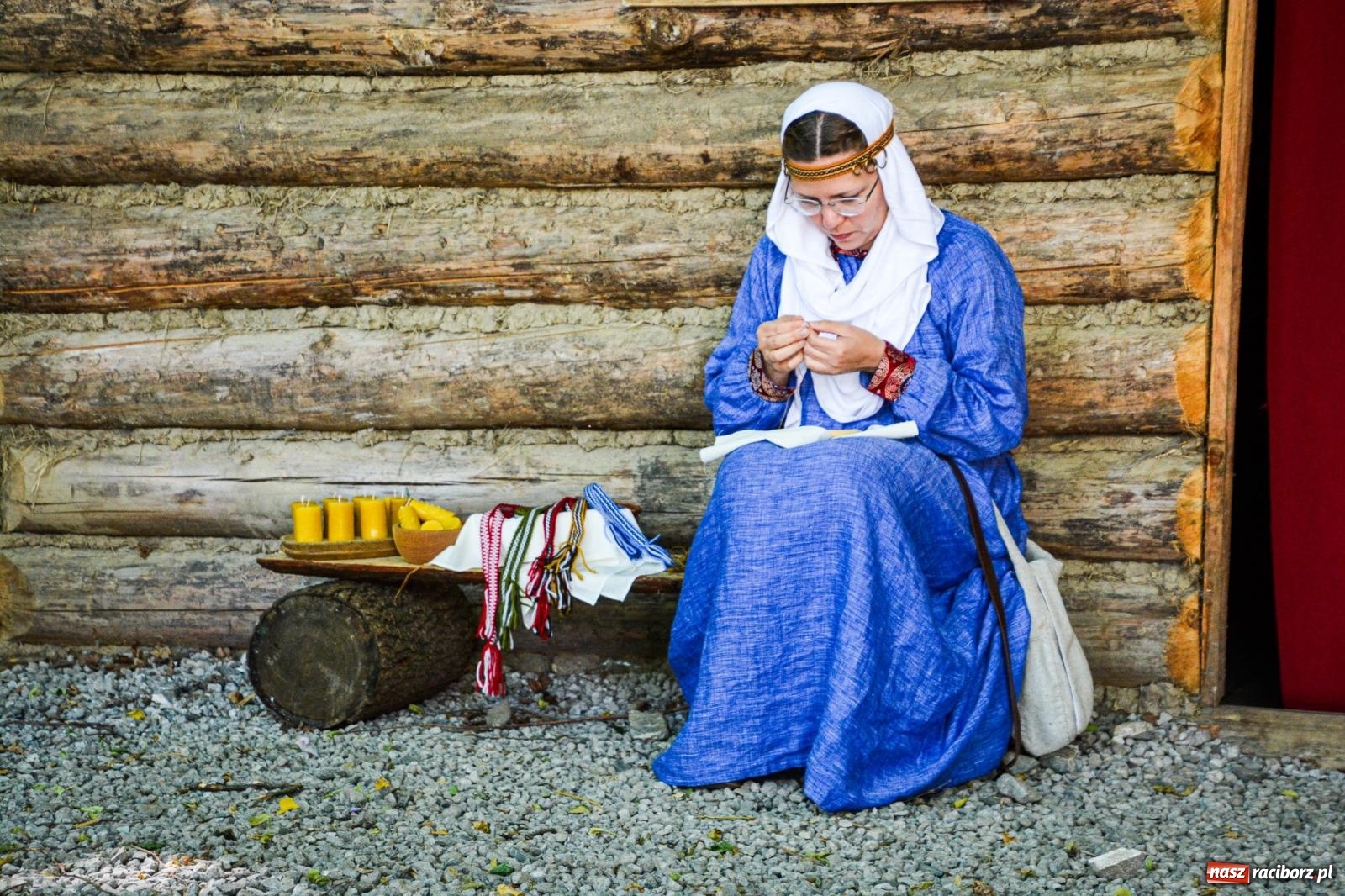Zdjęcie w galerii na portalu naszraciborz.pl: Setki wojów pod Oborą. Trwa finał raciborskiego festiwalu średniowiecznego wiadomości z regionu