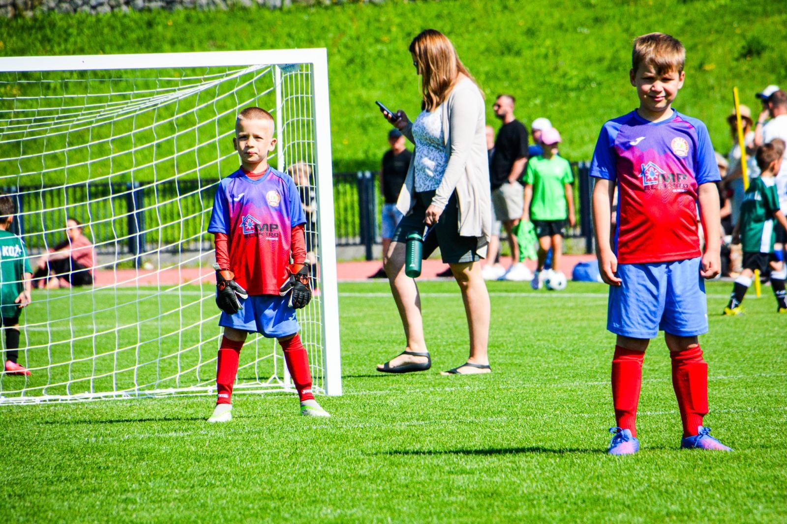 Zdjęcie w galerii na portalu naszraciborz.pl: Racibórz Trophy: młodzi piłkarze rywalizują na stadionie przy Zamkowej wiadomości z regionu