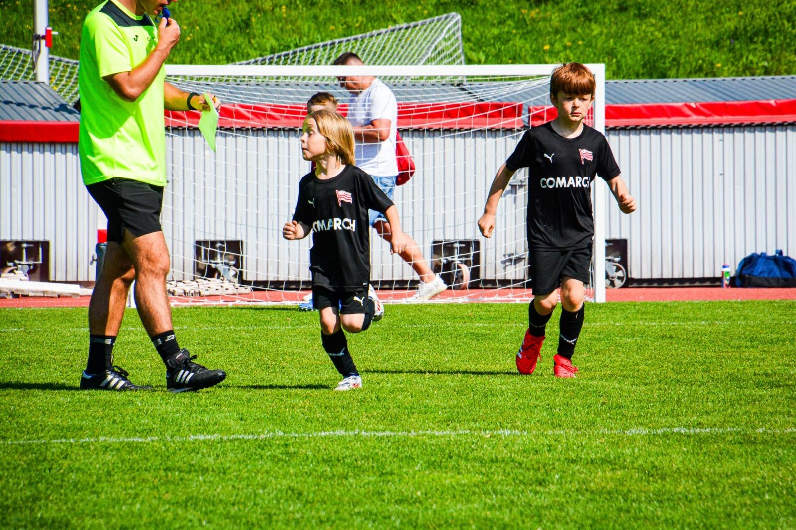Zdjęcie w galerii na portalu naszraciborz.pl: Racibórz Trophy: młodzi piłkarze rywalizują na stadionie przy Zamkowej wiadomości z regionu