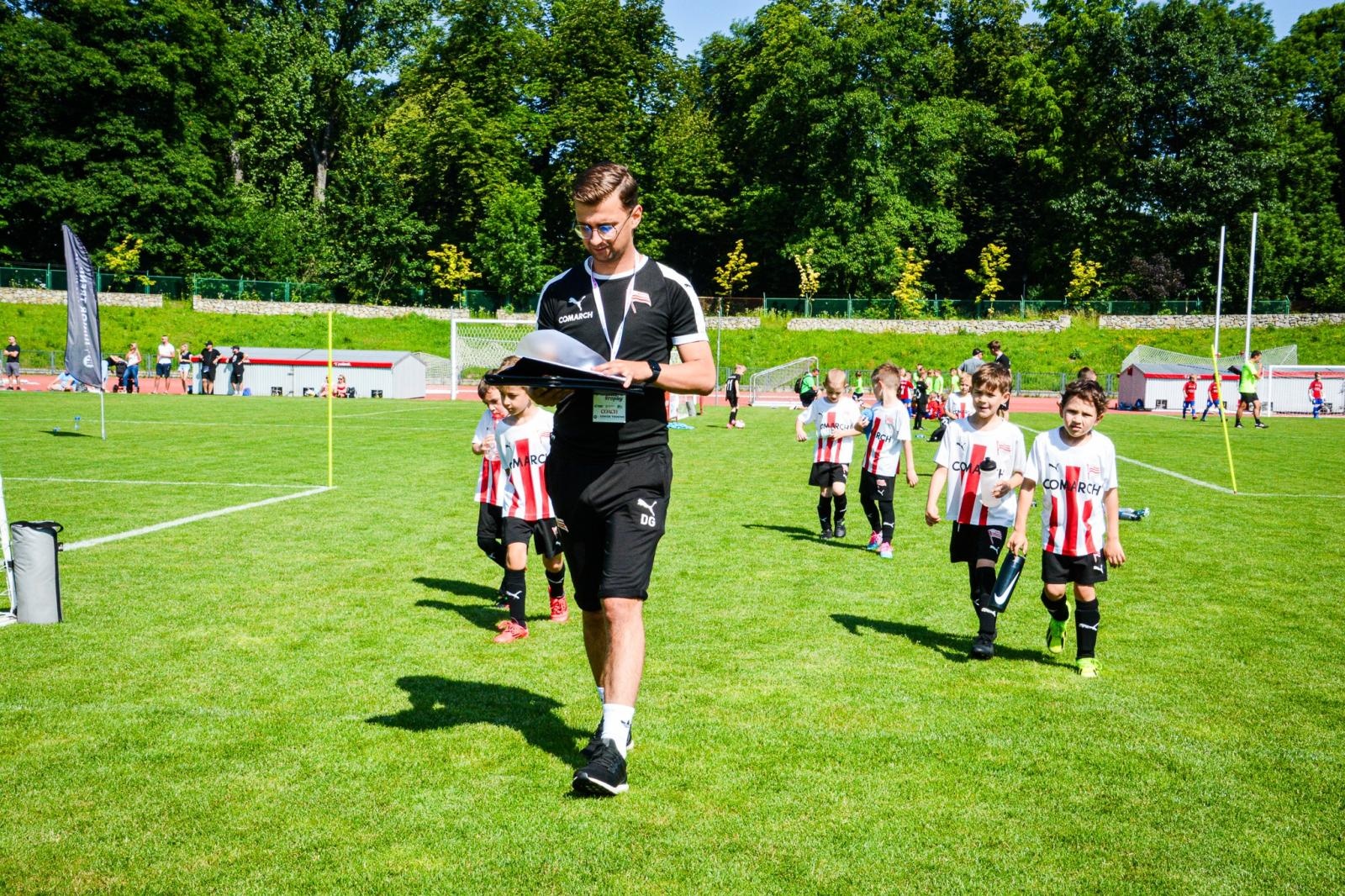 Zdjęcie w galerii na portalu naszraciborz.pl: Racibórz Trophy: młodzi piłkarze rywalizują na stadionie przy Zamkowej wiadomości z regionu