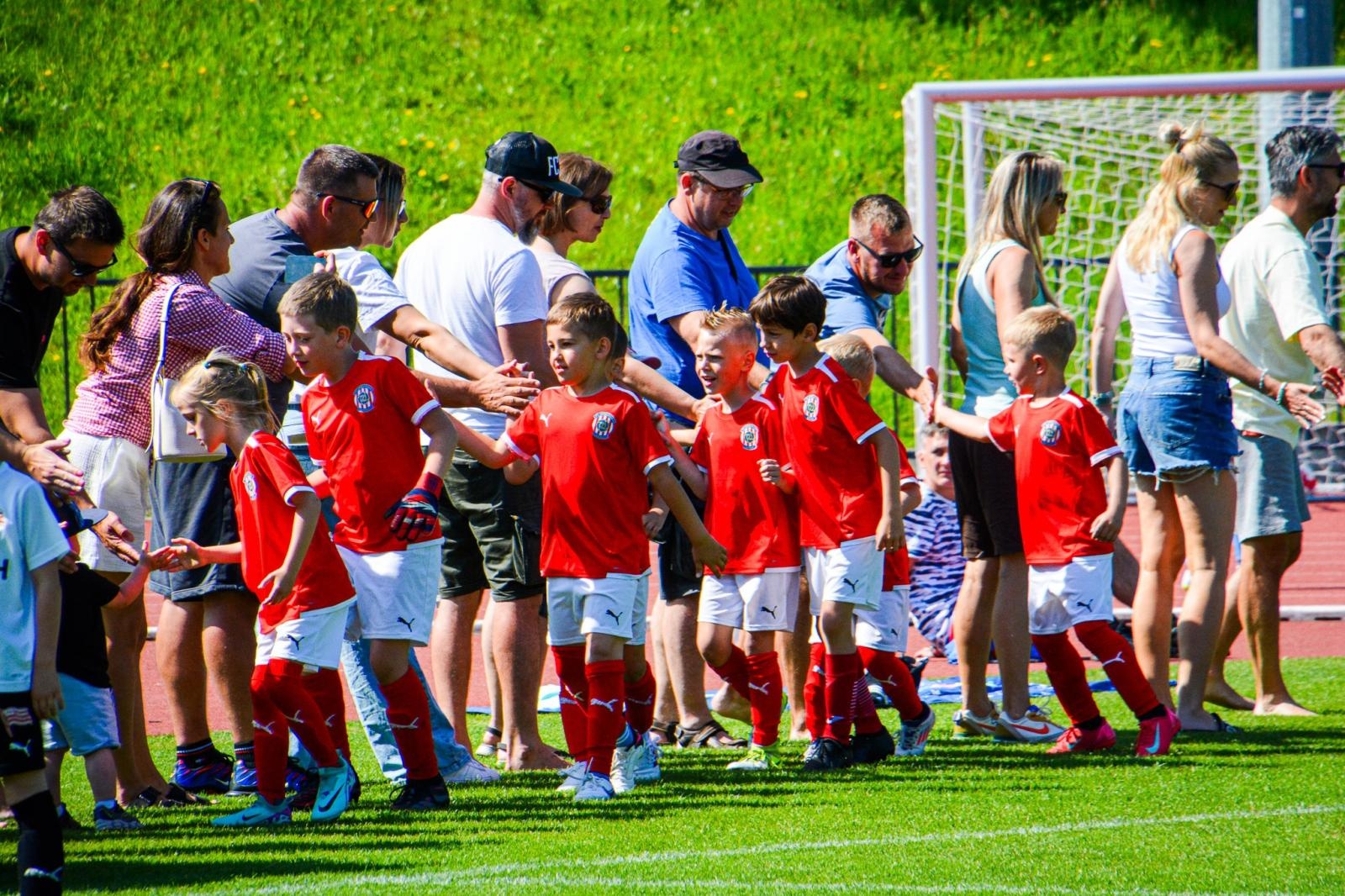 Zdjęcie w galerii na portalu naszraciborz.pl: Racibórz Trophy: młodzi piłkarze rywalizują na stadionie przy Zamkowej wiadomości z regionu