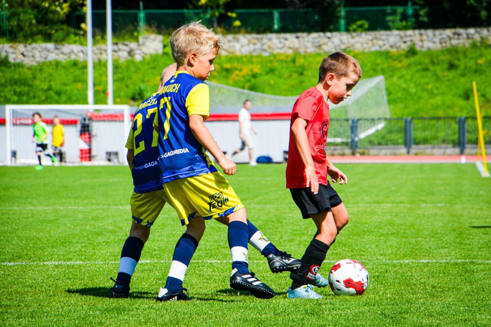 Zdjęcie w galerii na portalu naszraciborz.pl: Racibórz Trophy: młodzi piłkarze rywalizują na stadionie przy Zamkowej wiadomości z regionu