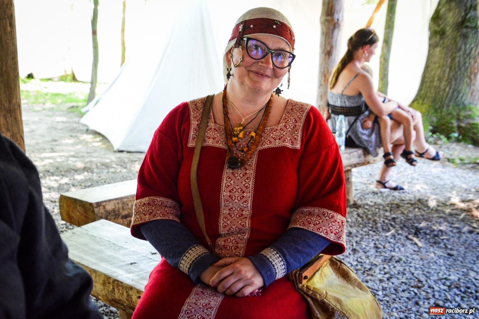 Zdjęcie w galerii na portalu naszraciborz.pl: Trzystu wojów pod raciborskim grodem. Wielka bitwa i tysiąc lat historii na żywo wiadomości z regionu