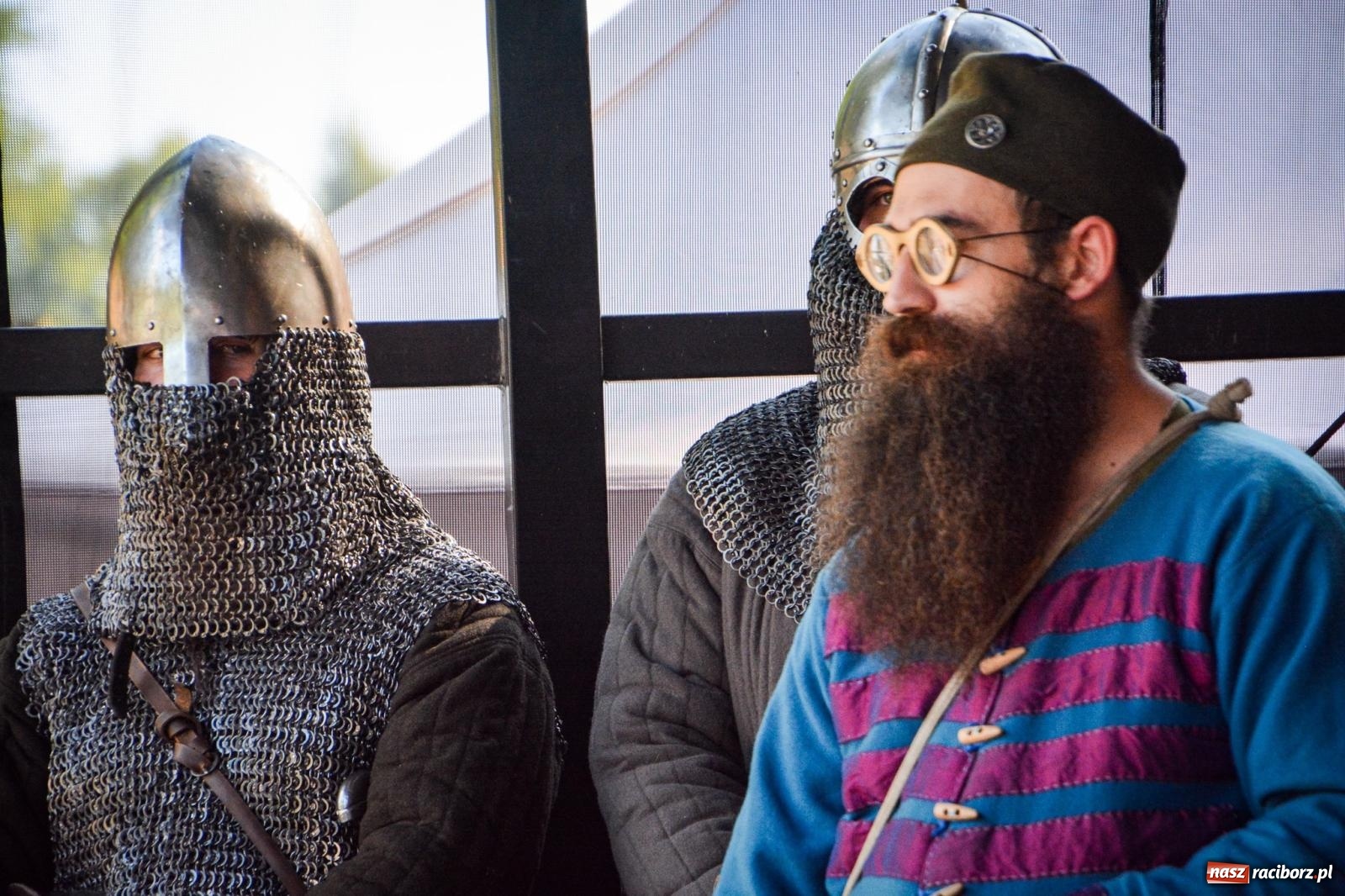 Zdjęcie w galerii na portalu naszraciborz.pl: Trzystu wojów pod raciborskim grodem. Wielka bitwa i tysiąc lat historii na żywo wiadomości z regionu