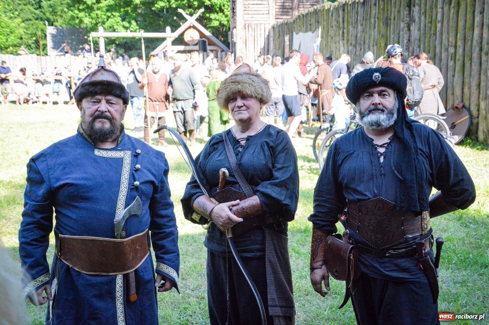 Zdjęcie w galerii na portalu naszraciborz.pl: Trzystu wojów pod raciborskim grodem. Wielka bitwa i tysiąc lat historii na żywo wiadomości z regionu
