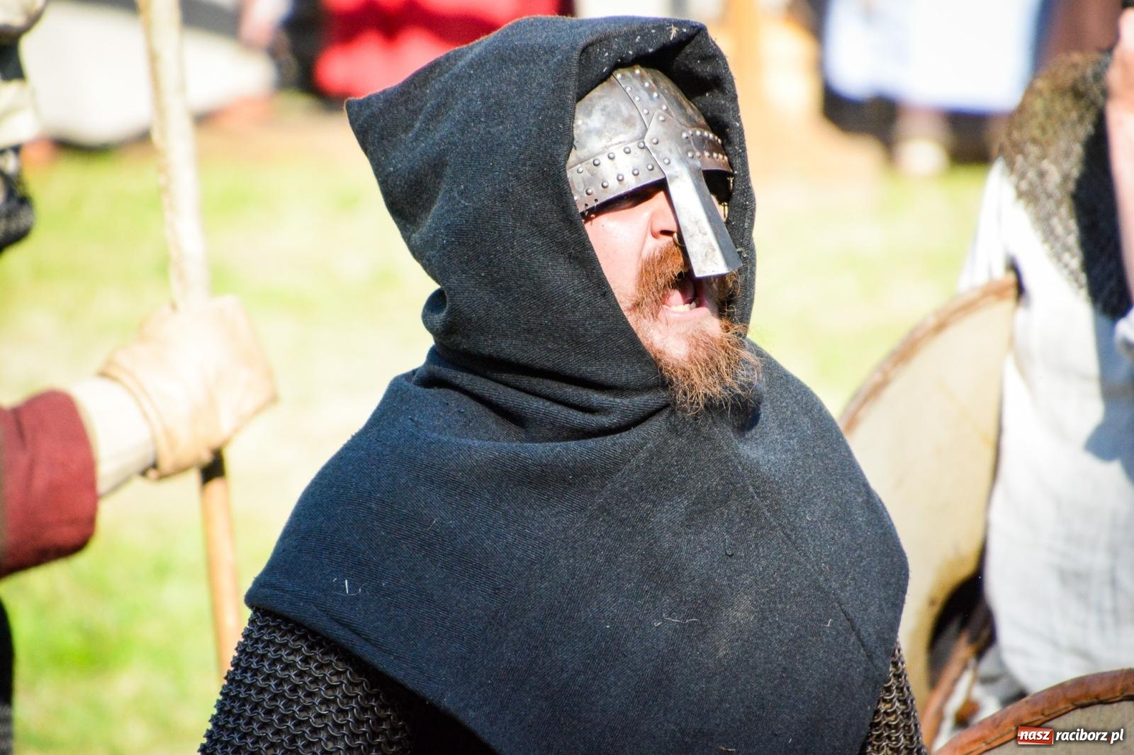 Zdjęcie w galerii na portalu naszraciborz.pl: Trzystu wojów pod raciborskim grodem. Wielka bitwa i tysiąc lat historii na żywo wiadomości z regionu