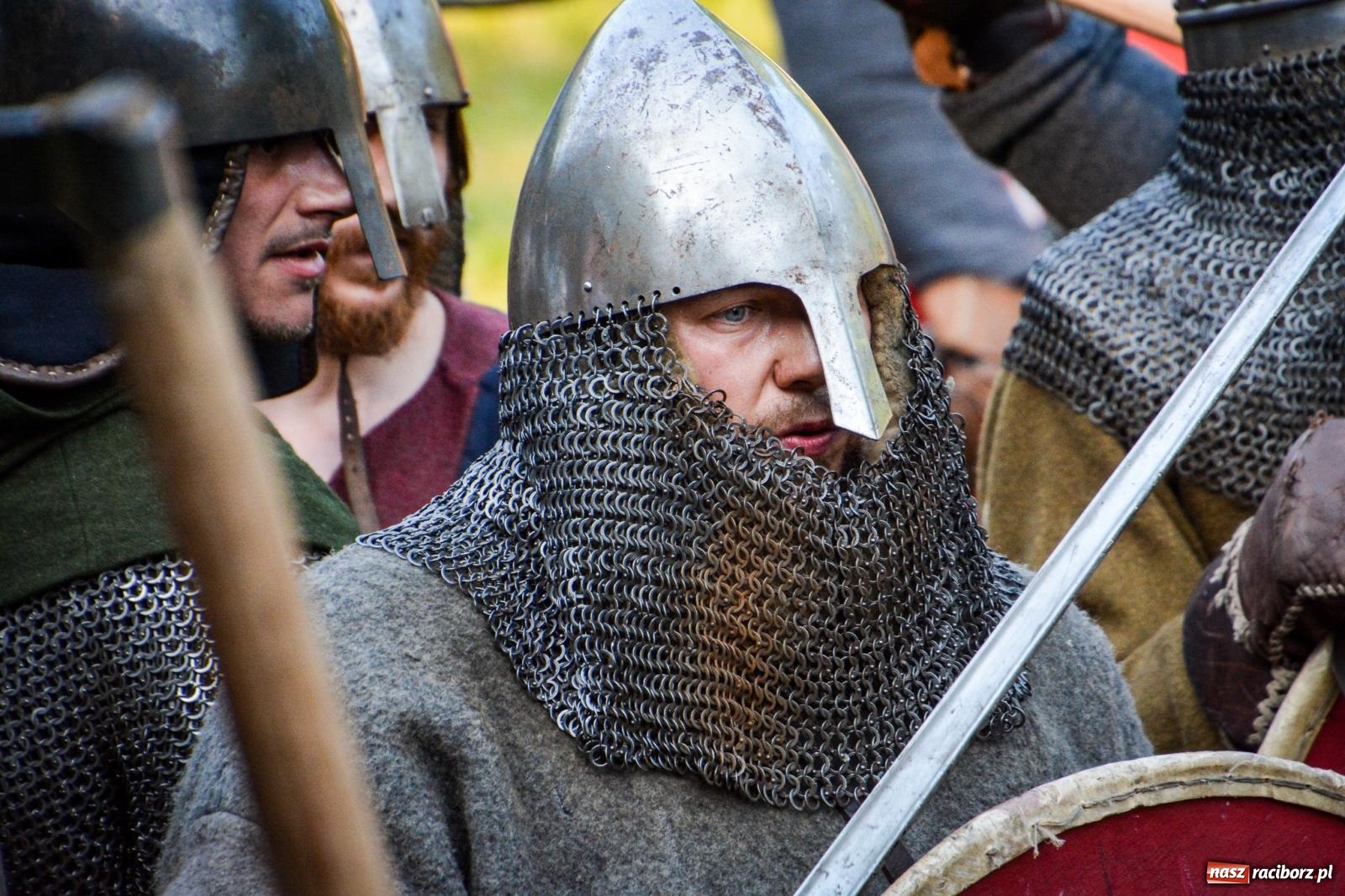 Zdjęcie w galerii na portalu naszraciborz.pl: Trzystu wojów pod raciborskim grodem. Wielka bitwa i tysiąc lat historii na żywo wiadomości z regionu