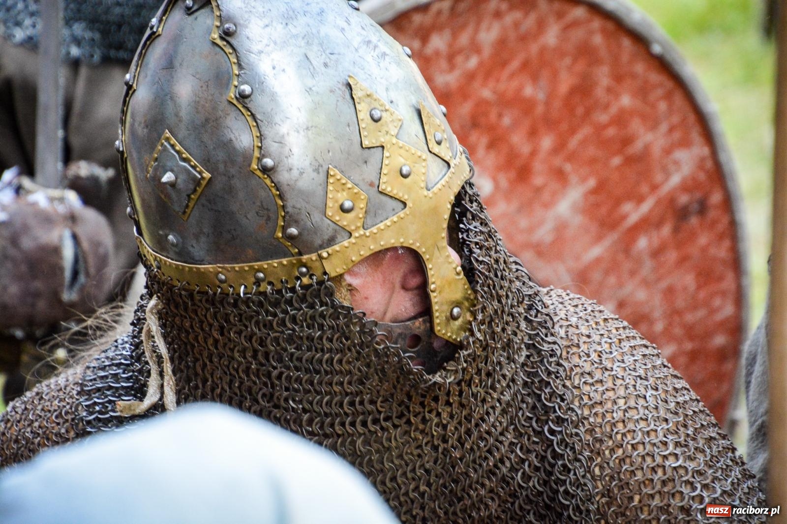 Zdjęcie w galerii na portalu naszraciborz.pl: Trzystu wojów pod raciborskim grodem. Wielka bitwa i tysiąc lat historii na żywo wiadomości z regionu