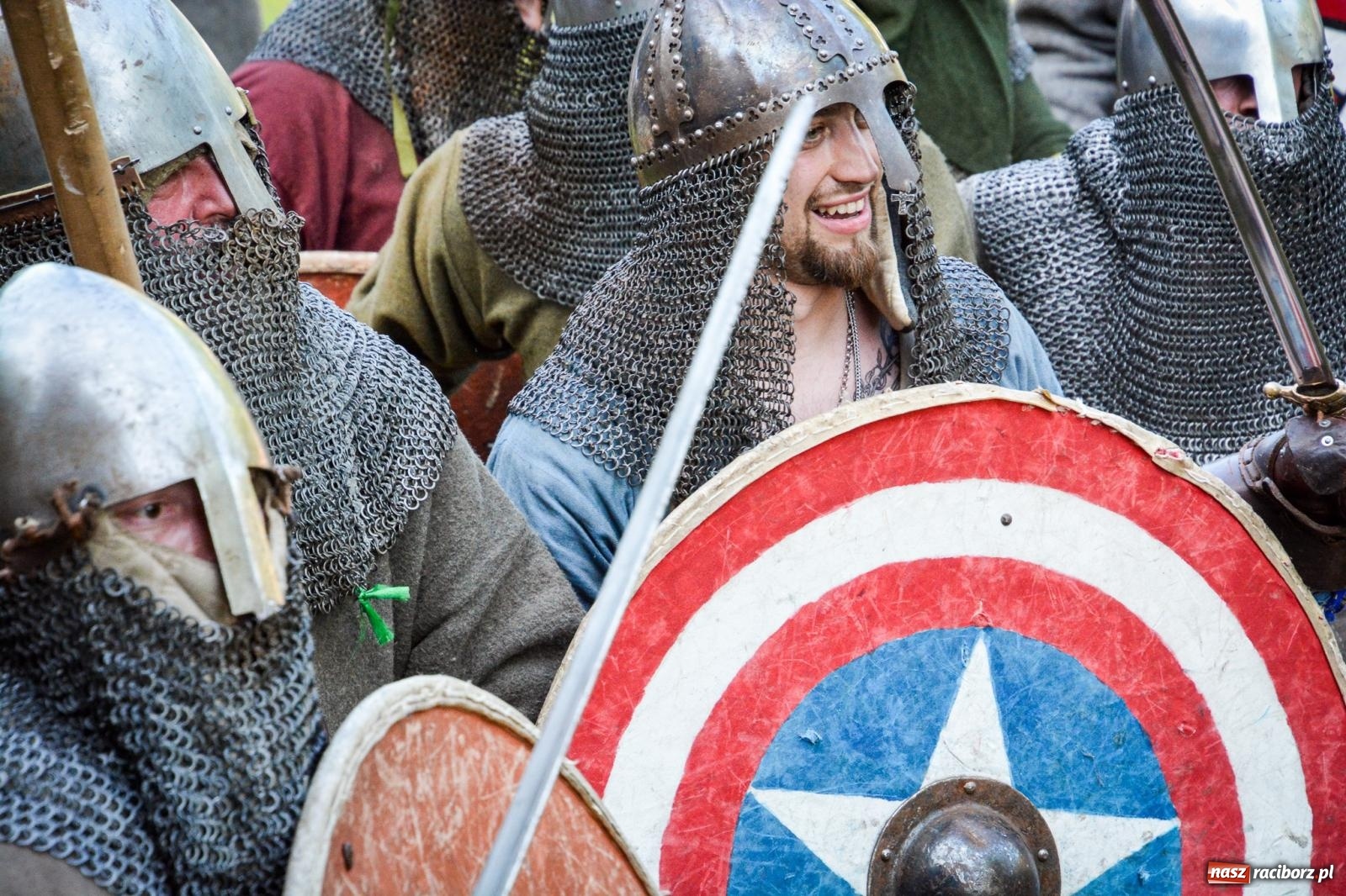 Zdjęcie w galerii na portalu naszraciborz.pl: Trzystu wojów pod raciborskim grodem. Wielka bitwa i tysiąc lat historii na żywo wiadomości z regionu