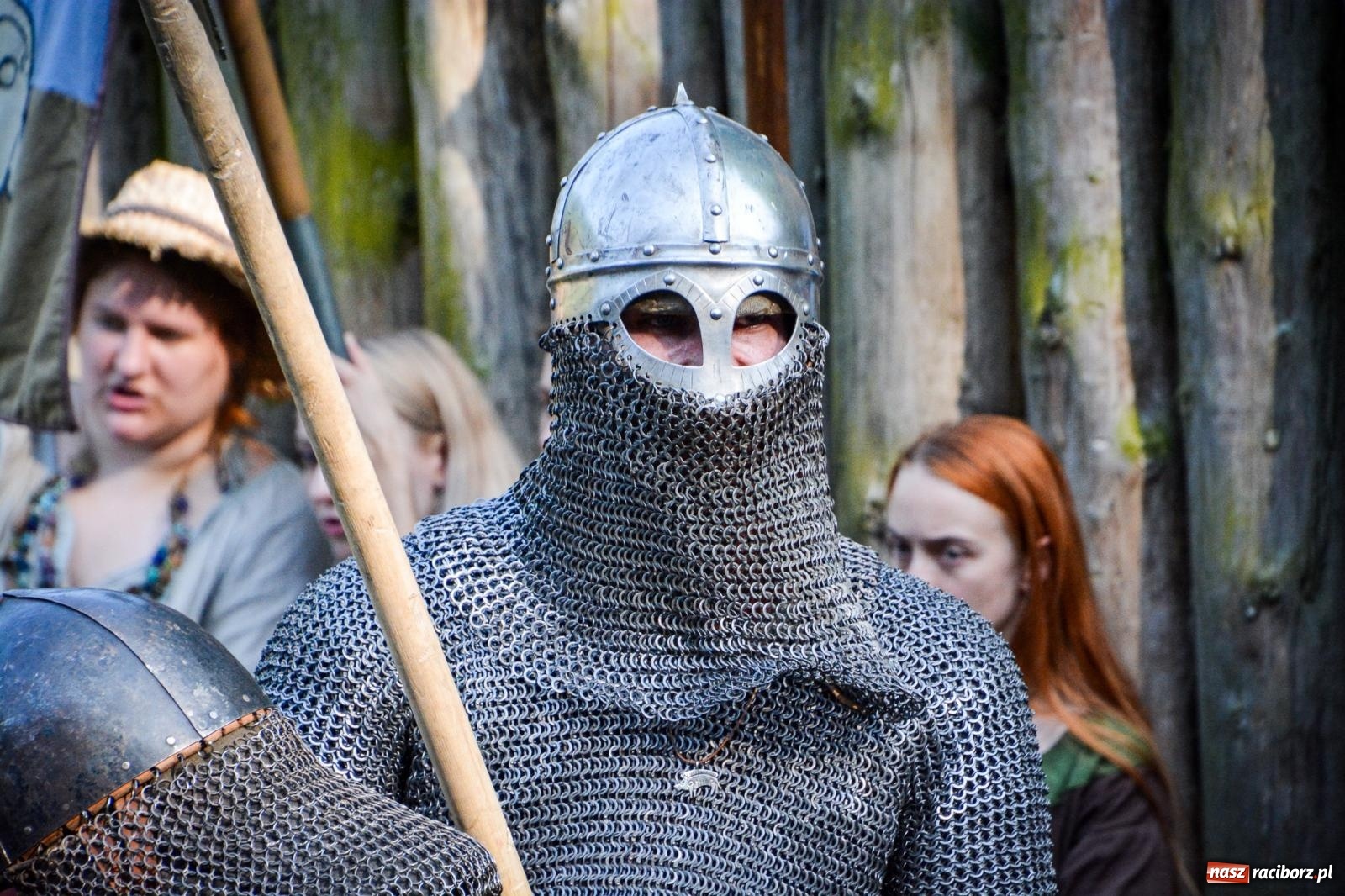 Zdjęcie w galerii na portalu naszraciborz.pl: Trzystu wojów pod raciborskim grodem. Wielka bitwa i tysiąc lat historii na żywo wiadomości z regionu