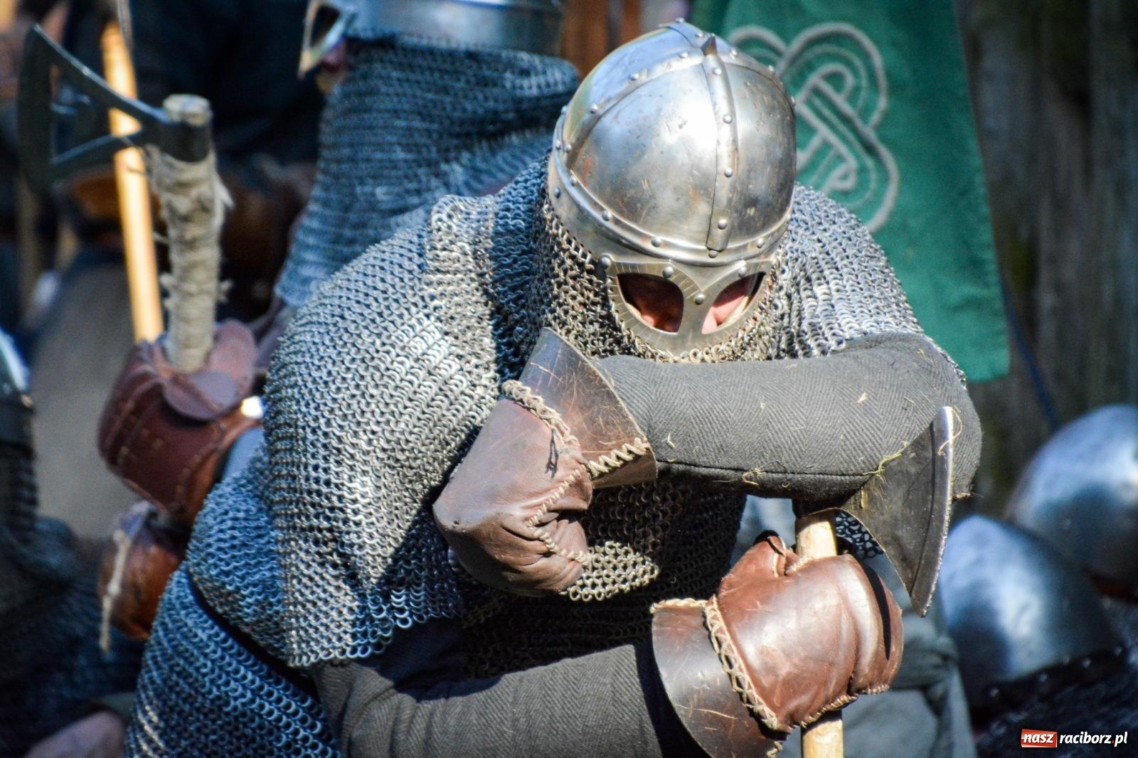 Zdjęcie w galerii na portalu naszraciborz.pl: Trzystu wojów pod raciborskim grodem. Wielka bitwa i tysiąc lat historii na żywo wiadomości z regionu