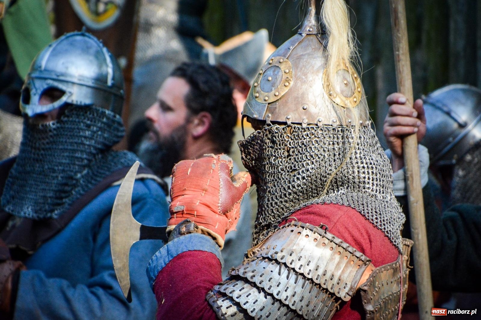 Zdjęcie w galerii na portalu naszraciborz.pl: Trzystu wojów pod raciborskim grodem. Wielka bitwa i tysiąc lat historii na żywo wiadomości z regionu