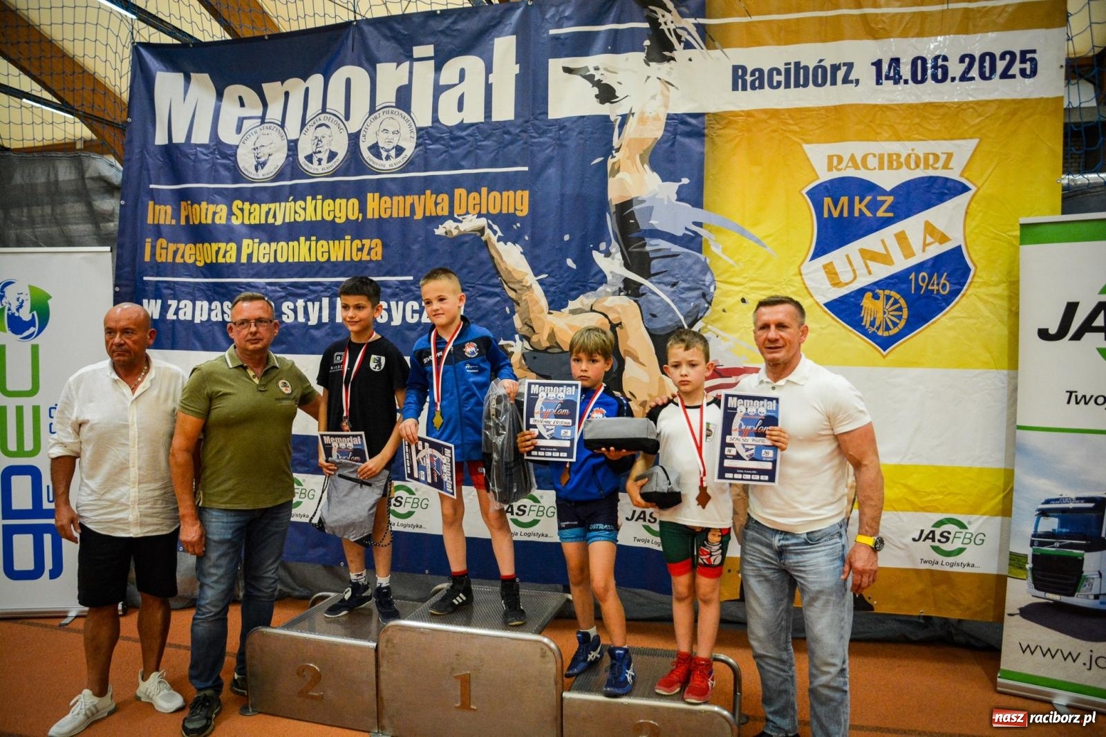 Zdjęcie w galerii na portalu naszraciborz.pl: W hołdzie trzem legendom raciborskich zapasów. Za nami memoriał Pieronkiewicza, Starzyńskiego i Delonga wiadomości z regionu