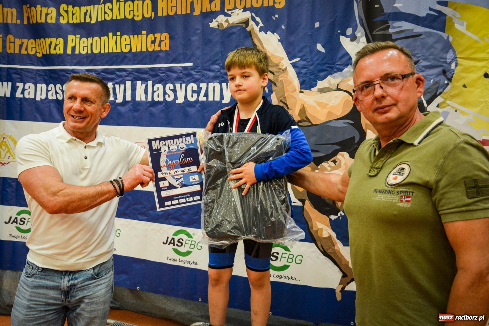 Zdjęcie w galerii na portalu naszraciborz.pl: W hołdzie trzem legendom raciborskich zapasów. Za nami memoriał Pieronkiewicza, Starzyńskiego i Delonga wiadomości z regionu