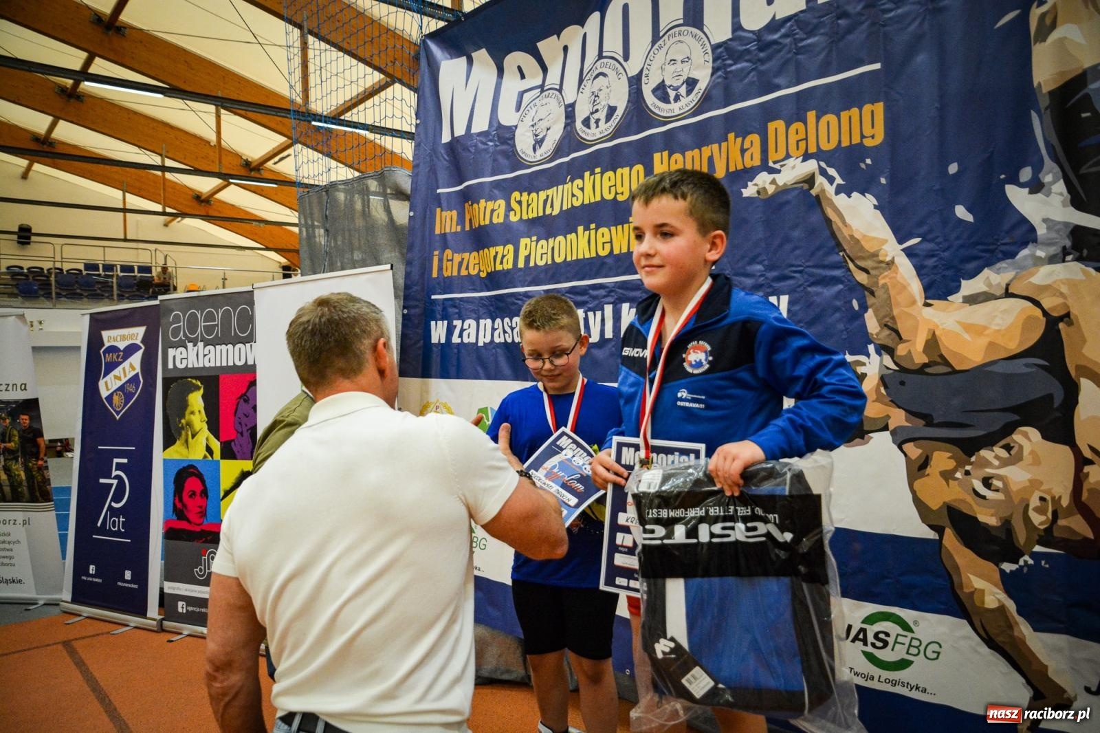 Zdjęcie w galerii na portalu naszraciborz.pl: W hołdzie trzem legendom raciborskich zapasów. Za nami memoriał Pieronkiewicza, Starzyńskiego i Delonga wiadomości z regionu
