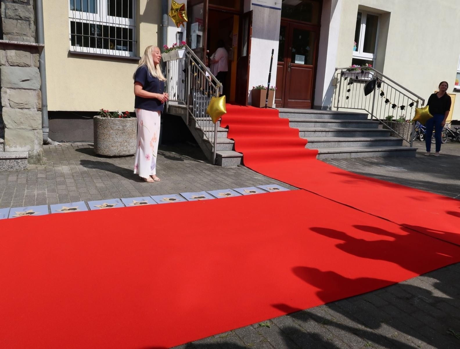 Zdjęcie w galerii na portalu naszraciborz.pl: Prawie jak w Hollywood – czerwony dywan i aleja gwiazd na Płoni wiadomości z regionu