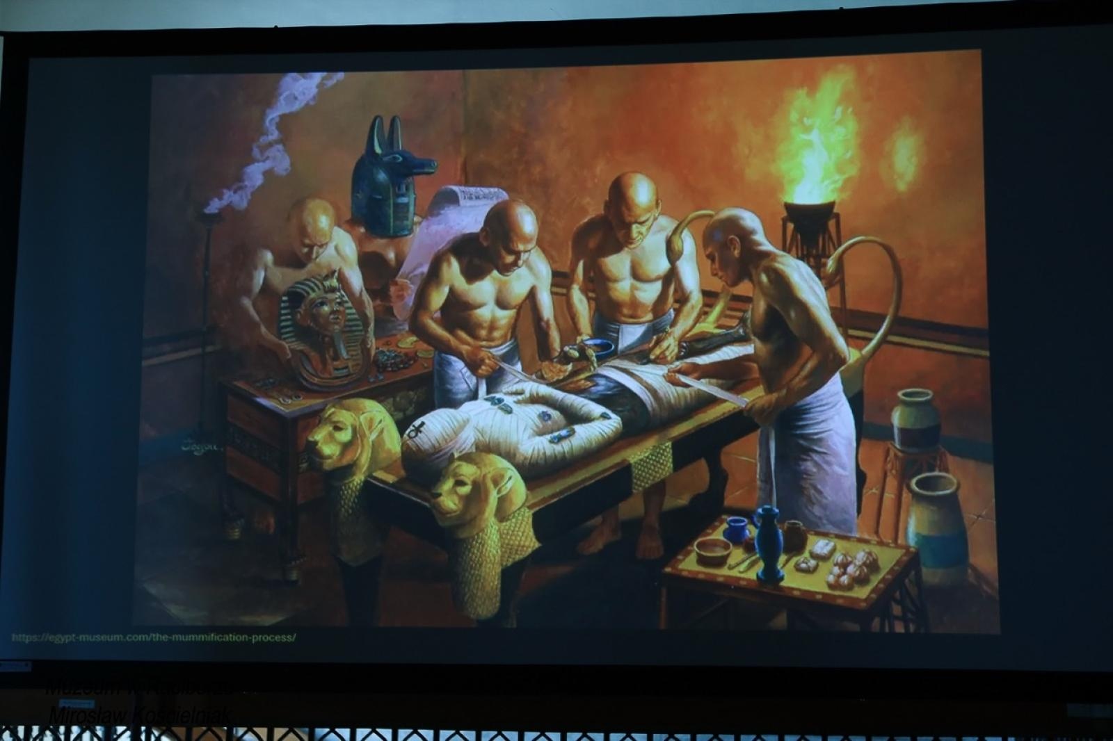 Zdjęcie w galerii na portalu naszraciborz.pl: Mumia z Raciborza w innym wymiarze. Muzeum szykuje atrakcję na ekspozycji wiadomości z regionu