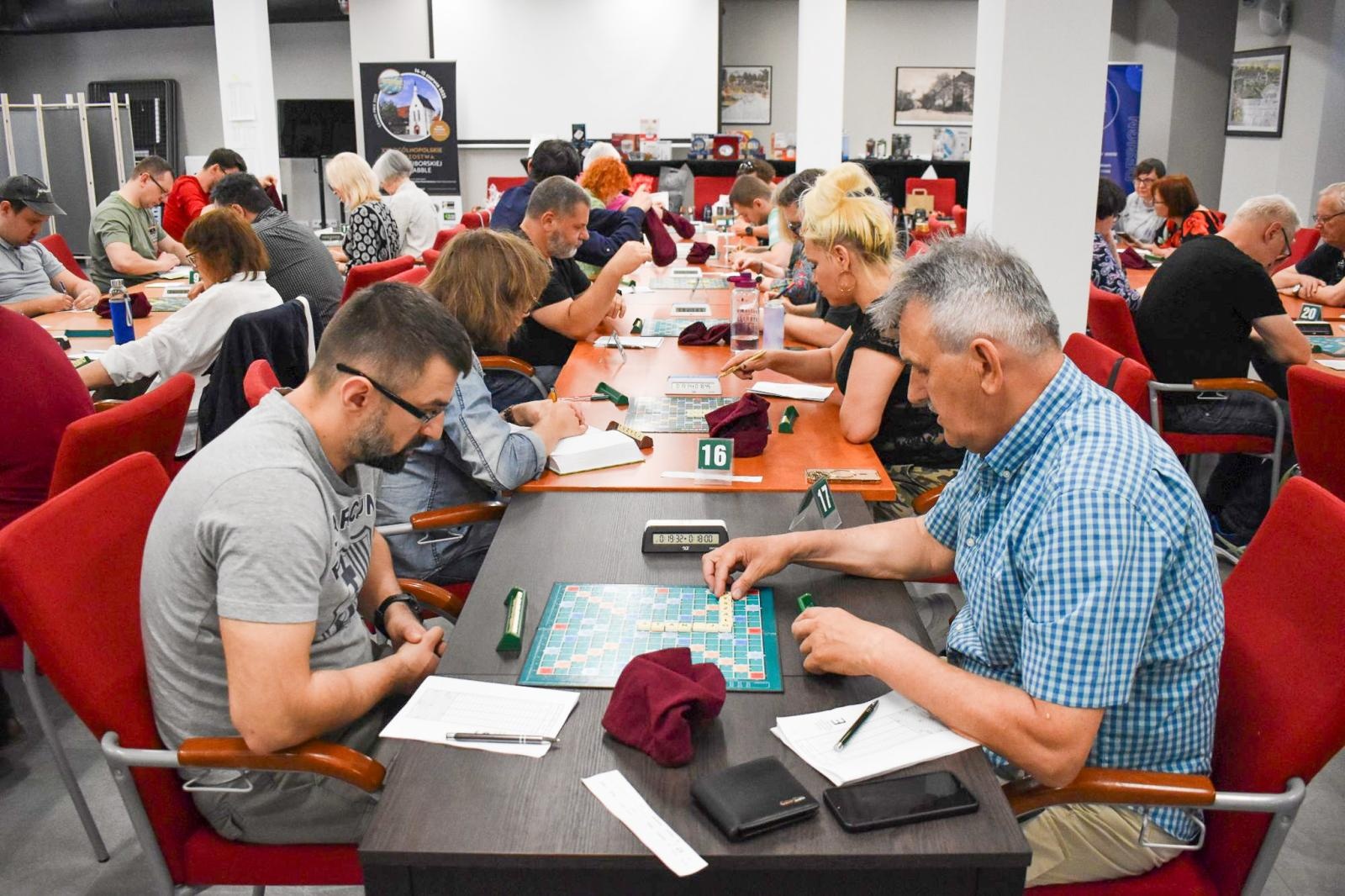 Zdjęcie w galerii na portalu naszraciborz.pl: Mistrzowie słów ponownie na Zamku Piastowskim w Raciborzu wiadomości z regionu