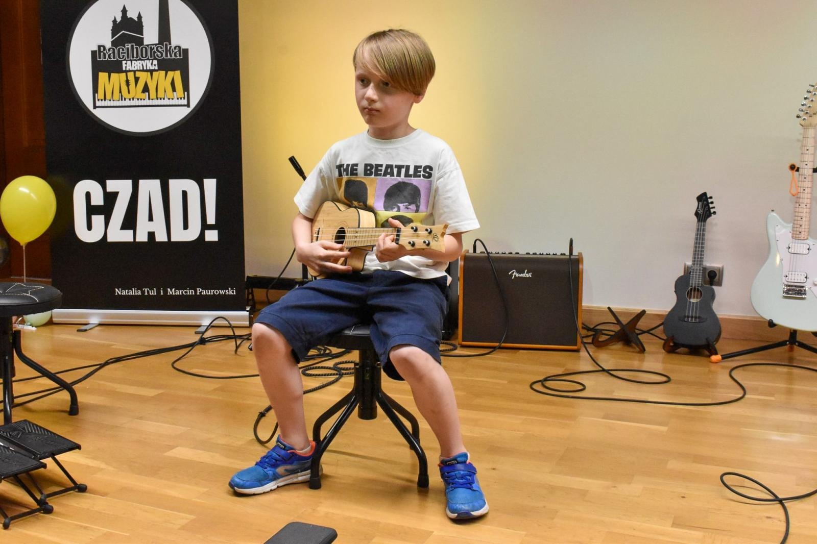 Zdjęcie w galerii na portalu naszraciborz.pl: Młodzi artyści na scenie domu książęcego Zamku Piastowskiego wiadomości z regionu