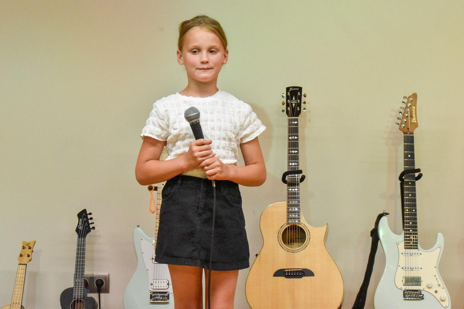 Zdjęcie w galerii na portalu naszraciborz.pl: Młodzi artyści na scenie domu książęcego Zamku Piastowskiego wiadomości z regionu