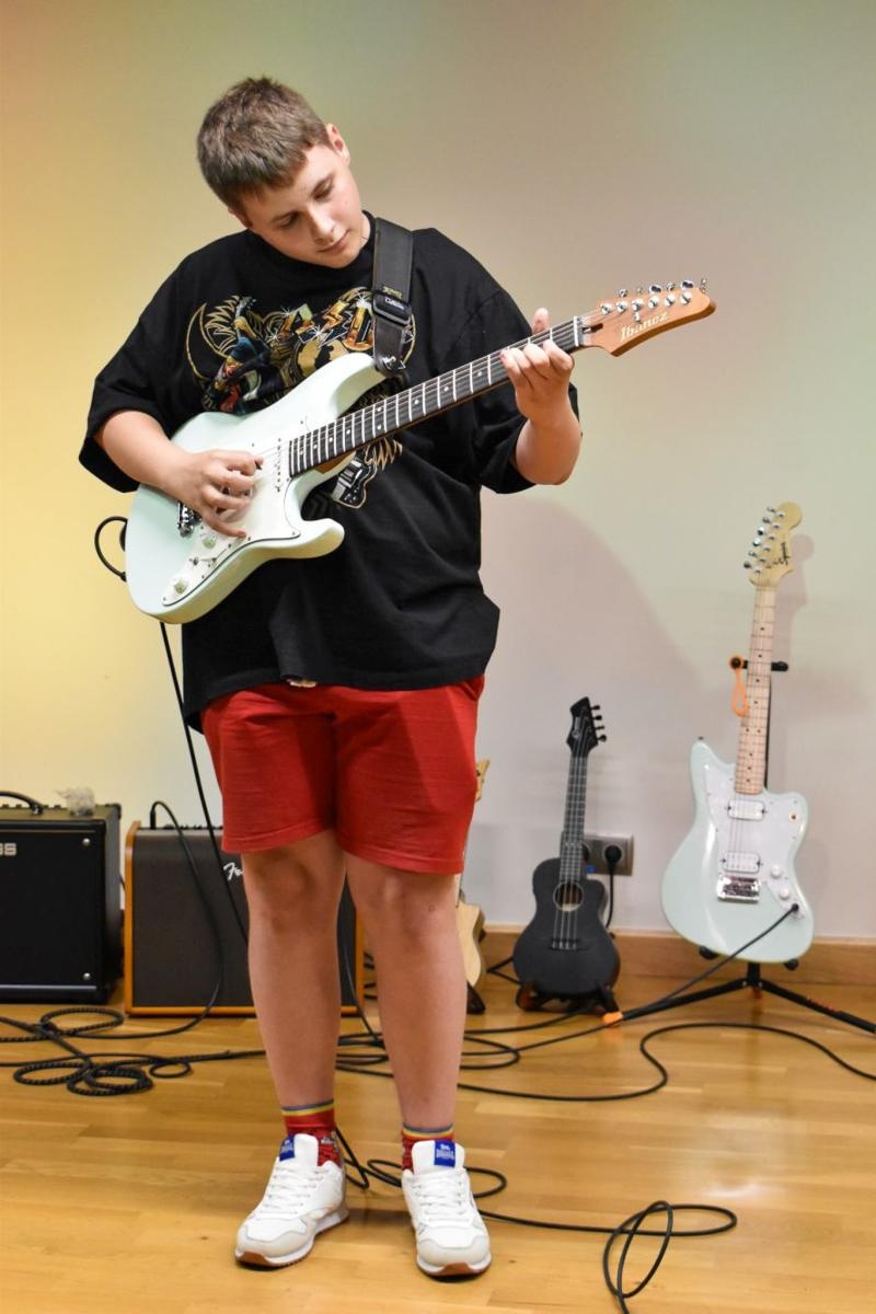 Zdjęcie w galerii na portalu naszraciborz.pl: Młodzi artyści na scenie domu książęcego Zamku Piastowskiego wiadomości z regionu