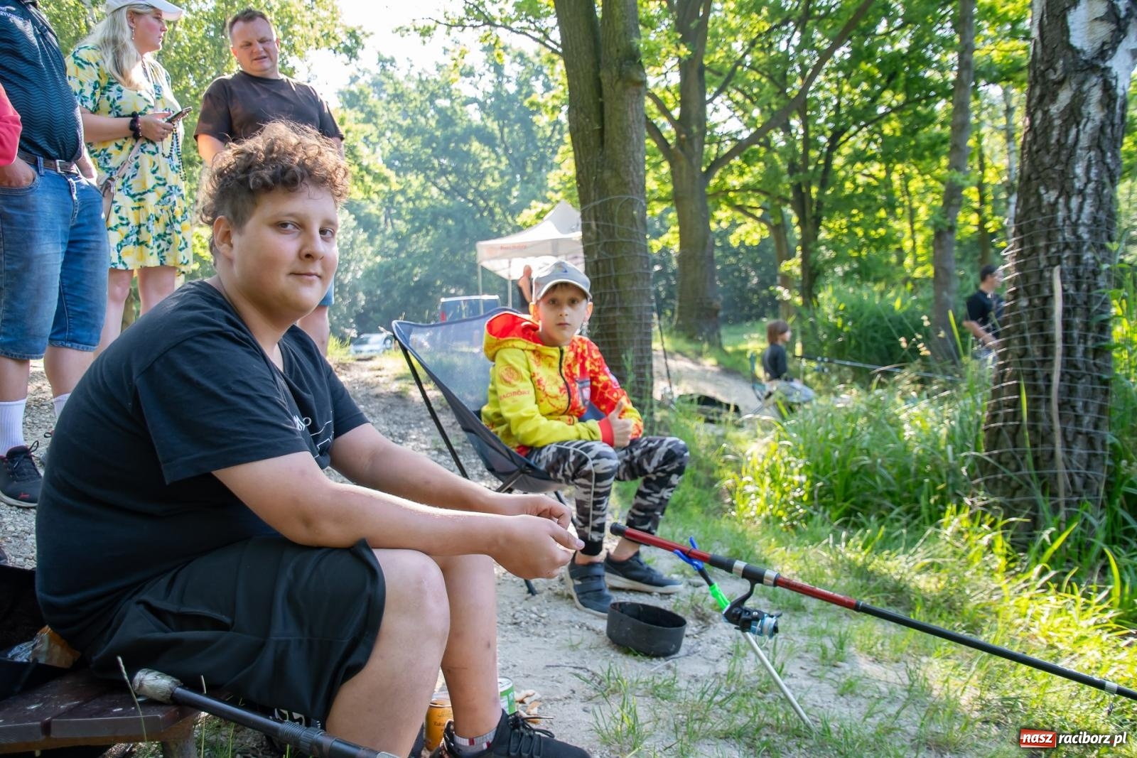 Zdjęcie w galerii na portalu naszraciborz.pl: Pod Oborą złowili taaaaką rybę! Zawody wędkarskie z okazji Dnia Dziecka wiadomości z regionu