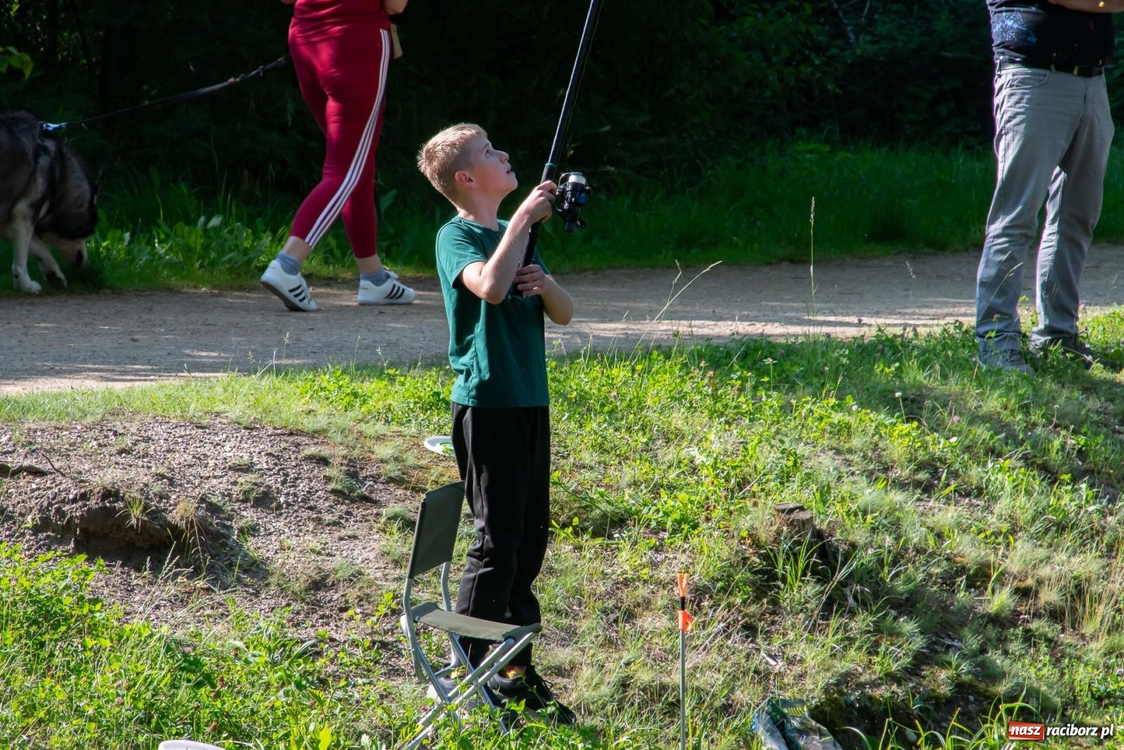Zdjęcie w galerii na portalu naszraciborz.pl: Pod Oborą złowili taaaaką rybę! Zawody wędkarskie z okazji Dnia Dziecka wiadomości z regionu