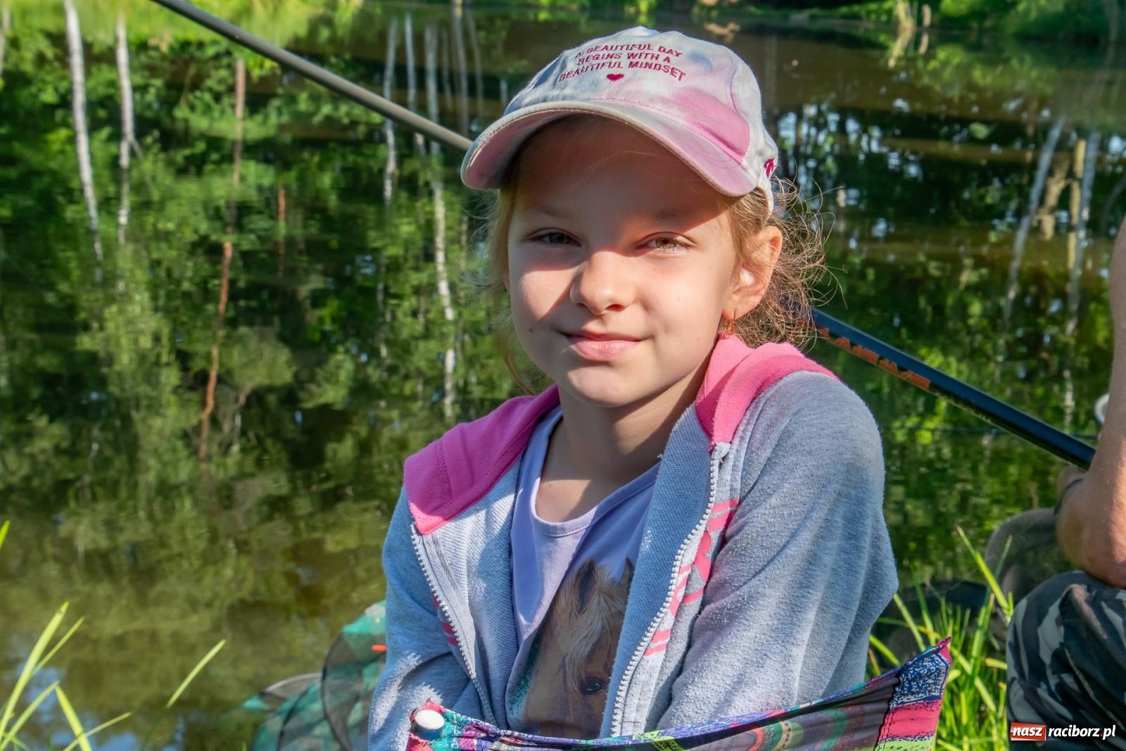 Zdjęcie w galerii na portalu naszraciborz.pl: Pod Oborą złowili taaaaką rybę! Zawody wędkarskie z okazji Dnia Dziecka wiadomości z regionu