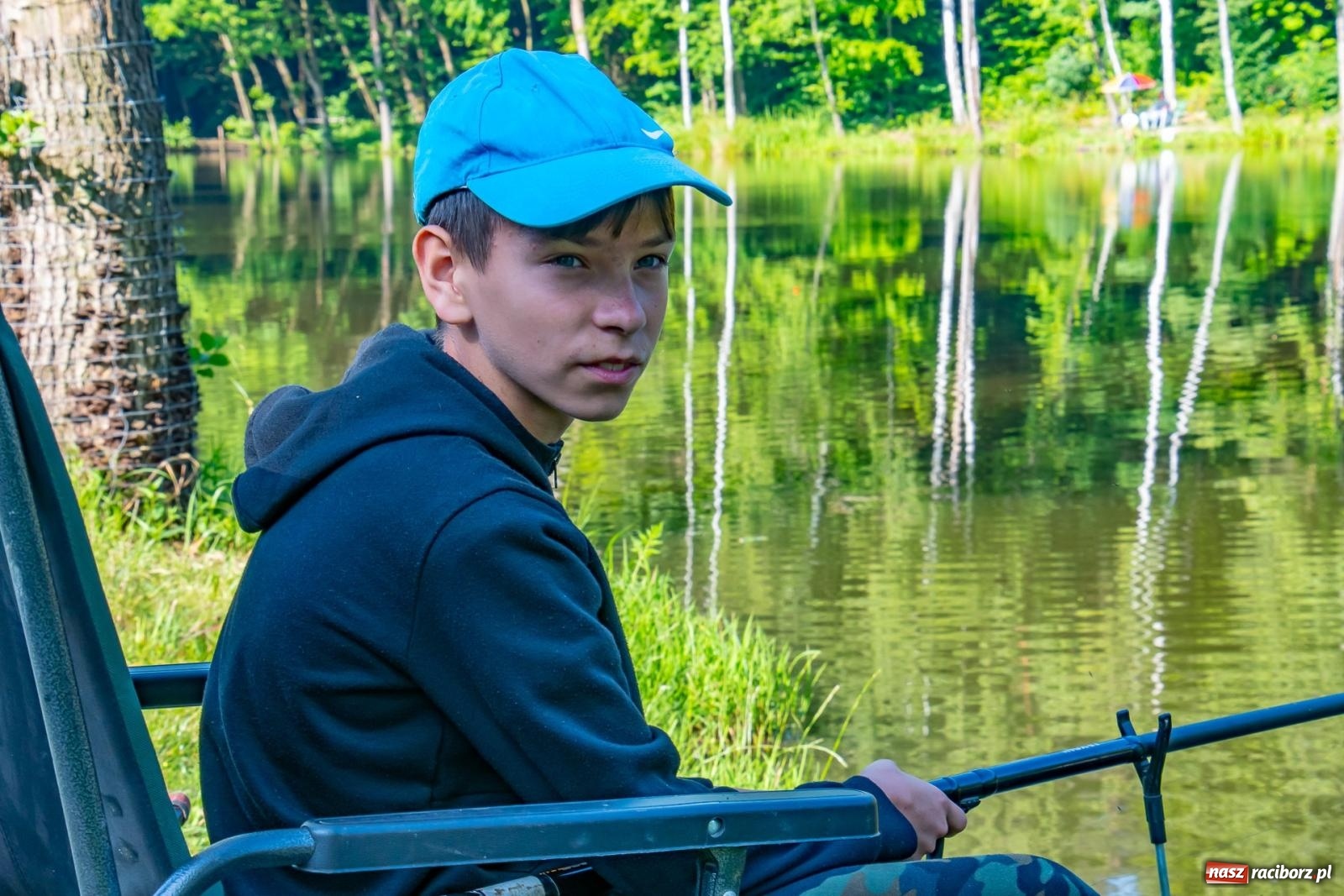 Zdjęcie w galerii na portalu naszraciborz.pl: Pod Oborą złowili taaaaką rybę! Zawody wędkarskie z okazji Dnia Dziecka wiadomości z regionu