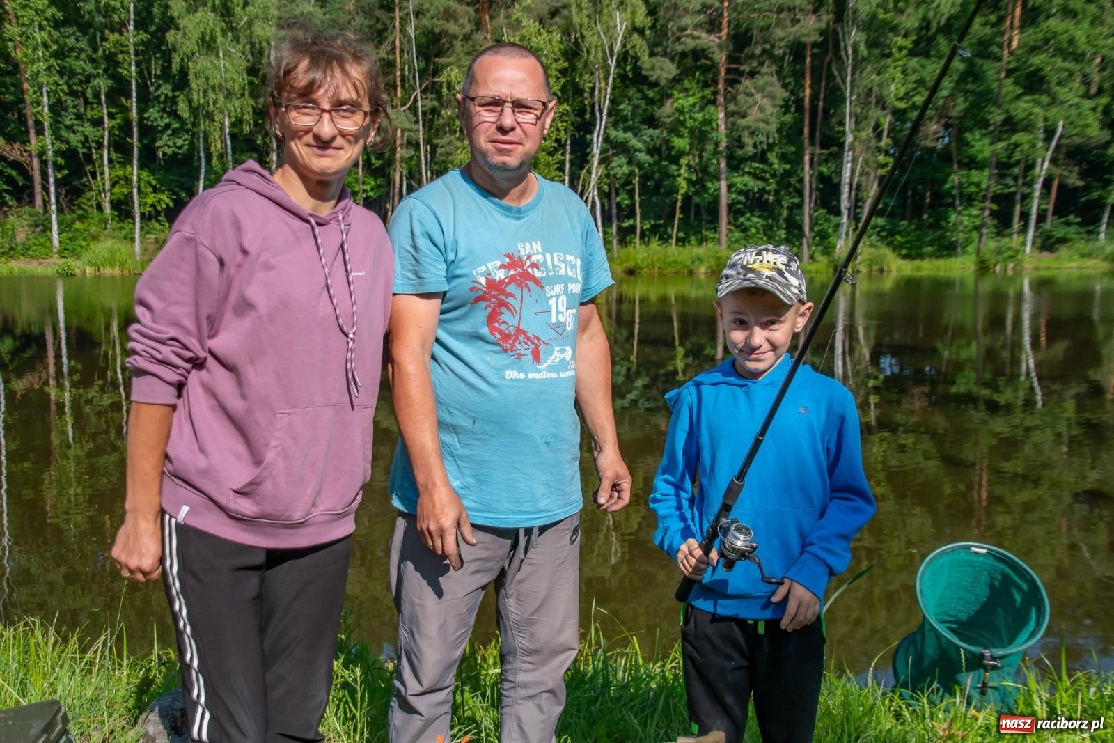 Zdjęcie w galerii na portalu naszraciborz.pl: Pod Oborą złowili taaaaką rybę! Zawody wędkarskie z okazji Dnia Dziecka wiadomości z regionu