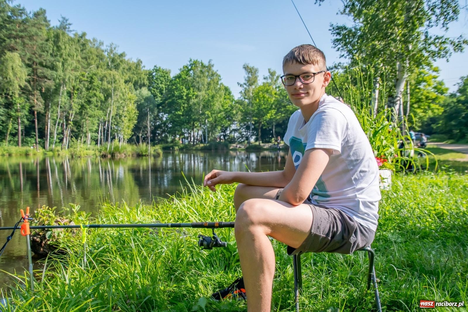 Zdjęcie w galerii na portalu naszraciborz.pl: Pod Oborą złowili taaaaką rybę! Zawody wędkarskie z okazji Dnia Dziecka wiadomości z regionu