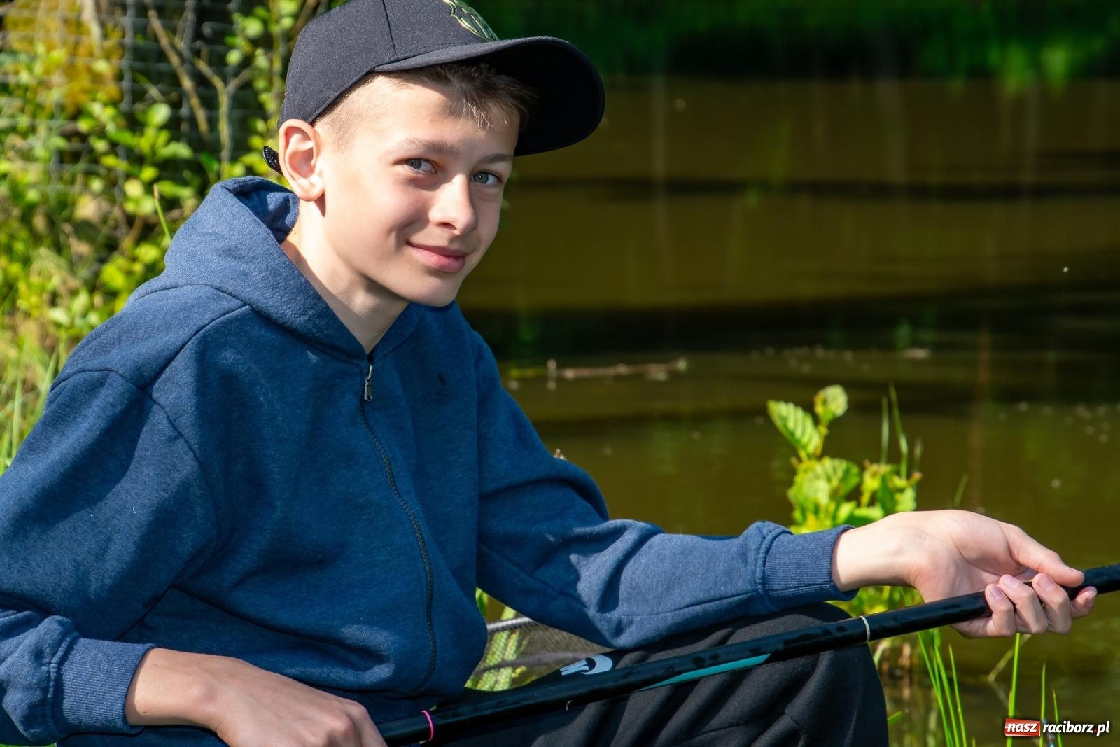 Zdjęcie w galerii na portalu naszraciborz.pl: Pod Oborą złowili taaaaką rybę! Zawody wędkarskie z okazji Dnia Dziecka wiadomości z regionu