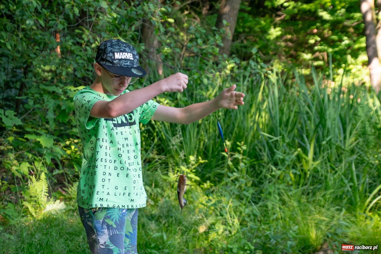 Zdjęcie w galerii na portalu naszraciborz.pl: Pod Oborą złowili taaaaką rybę! Zawody wędkarskie z okazji Dnia Dziecka wiadomości z regionu