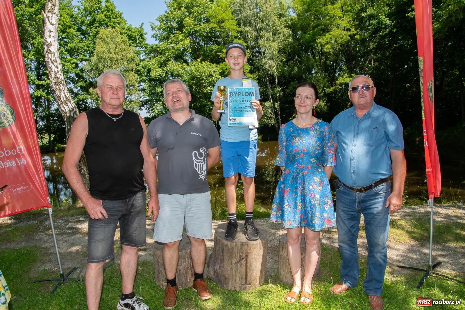Zdjęcie w galerii na portalu naszraciborz.pl: Pod Oborą złowili taaaaką rybę! Zawody wędkarskie z okazji Dnia Dziecka wiadomości z regionu