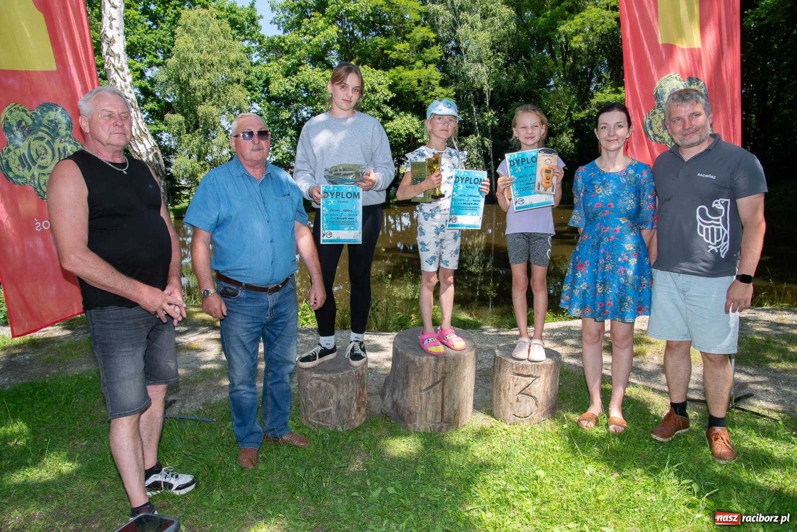 Zdjęcie w galerii na portalu naszraciborz.pl: Pod Oborą złowili taaaaką rybę! Zawody wędkarskie z okazji Dnia Dziecka wiadomości z regionu