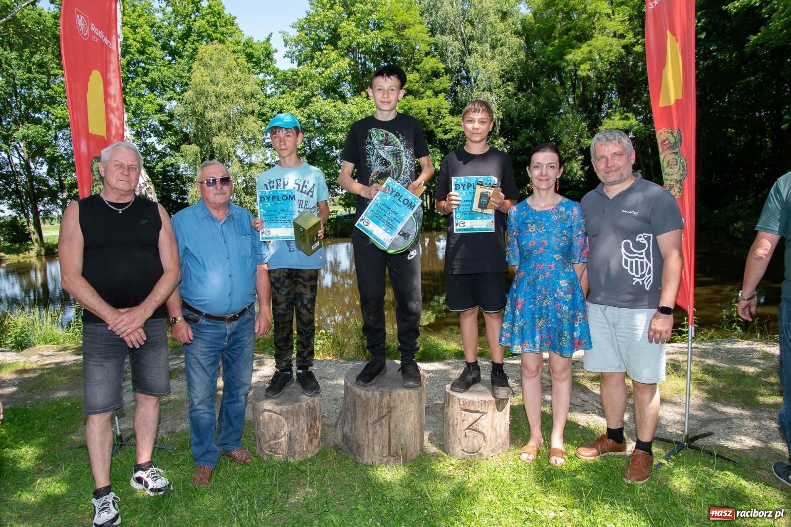 Zdjęcie w galerii na portalu naszraciborz.pl: Pod Oborą złowili taaaaką rybę! Zawody wędkarskie z okazji Dnia Dziecka wiadomości z regionu