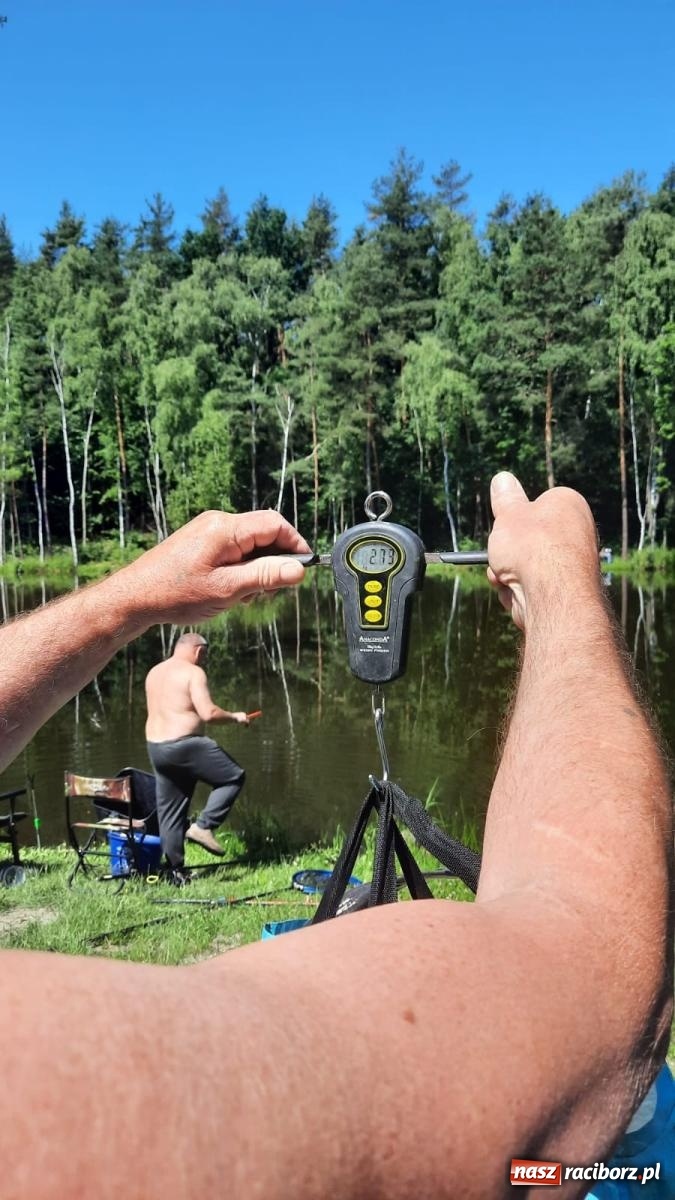 Zdjęcie w galerii na portalu naszraciborz.pl: Pod Oborą złowili taaaaką rybę! Zawody wędkarskie z okazji Dnia Dziecka wiadomości z regionu