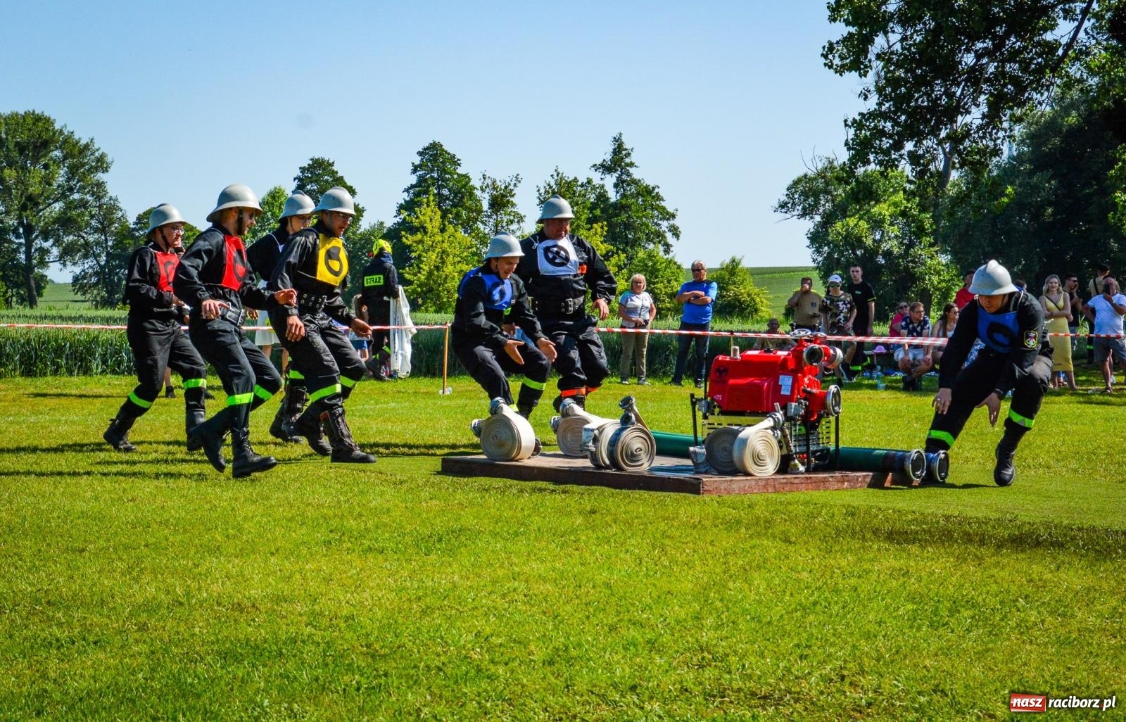 Zdjęcie w galerii na portalu naszraciborz.pl: Cztery puchary w koronie OSP Samborowice i rekord w ćwiczeniu bojowym wiadomości z regionu