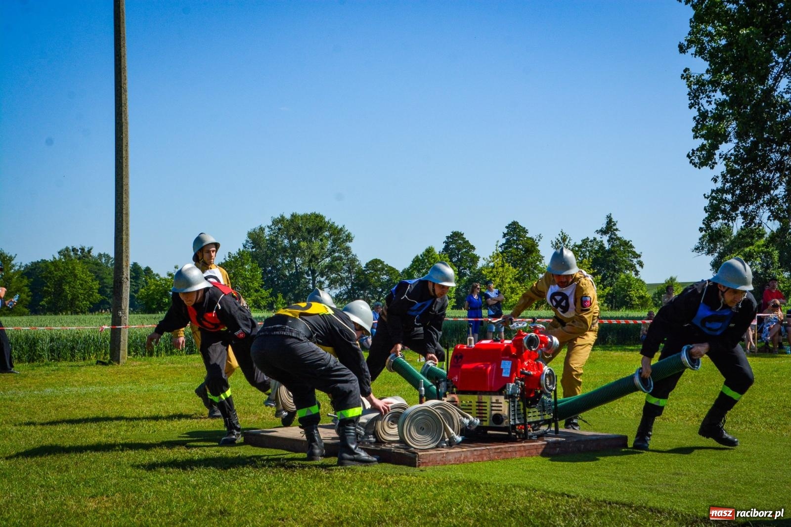 Zdjęcie w galerii na portalu naszraciborz.pl: Cztery puchary w koronie OSP Samborowice i rekord w ćwiczeniu bojowym wiadomości z regionu