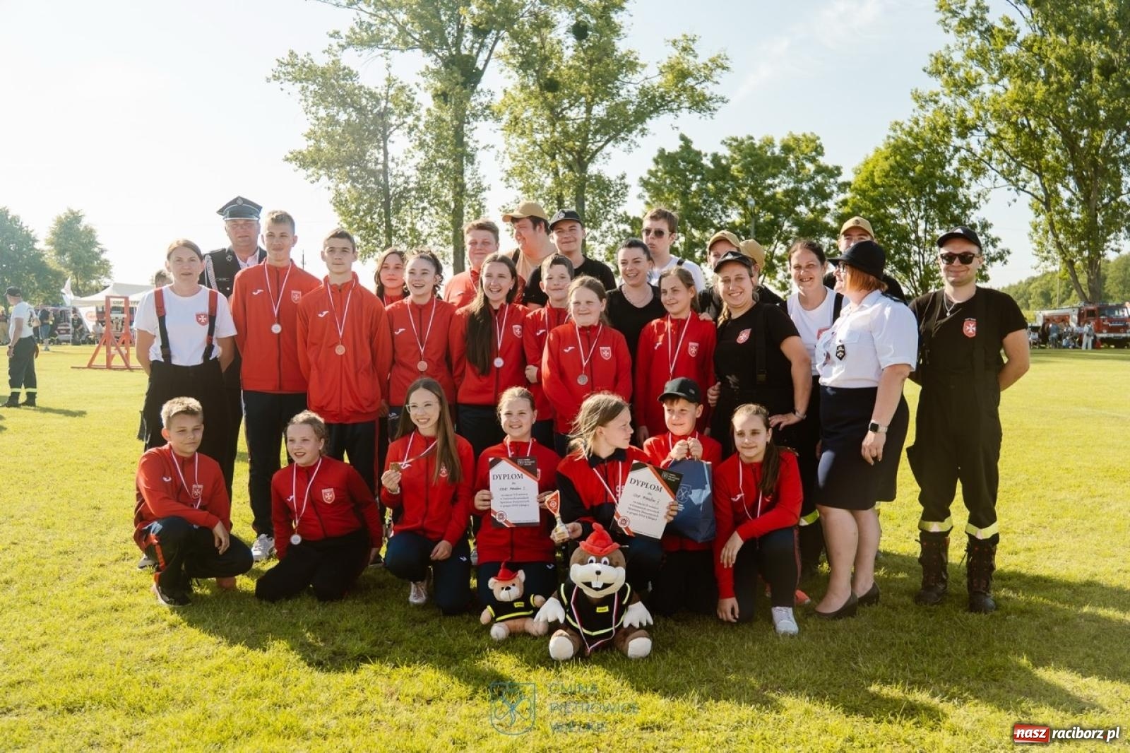 Zdjęcie w galerii na portalu naszraciborz.pl: Cztery puchary w koronie OSP Samborowice i rekord w ćwiczeniu bojowym wiadomości z regionu