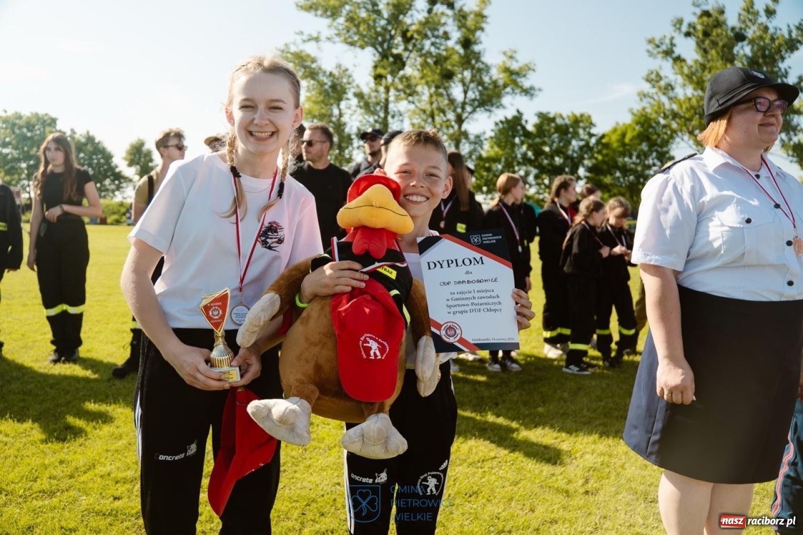 Zdjęcie w galerii na portalu naszraciborz.pl: Cztery puchary w koronie OSP Samborowice i rekord w ćwiczeniu bojowym wiadomości z regionu