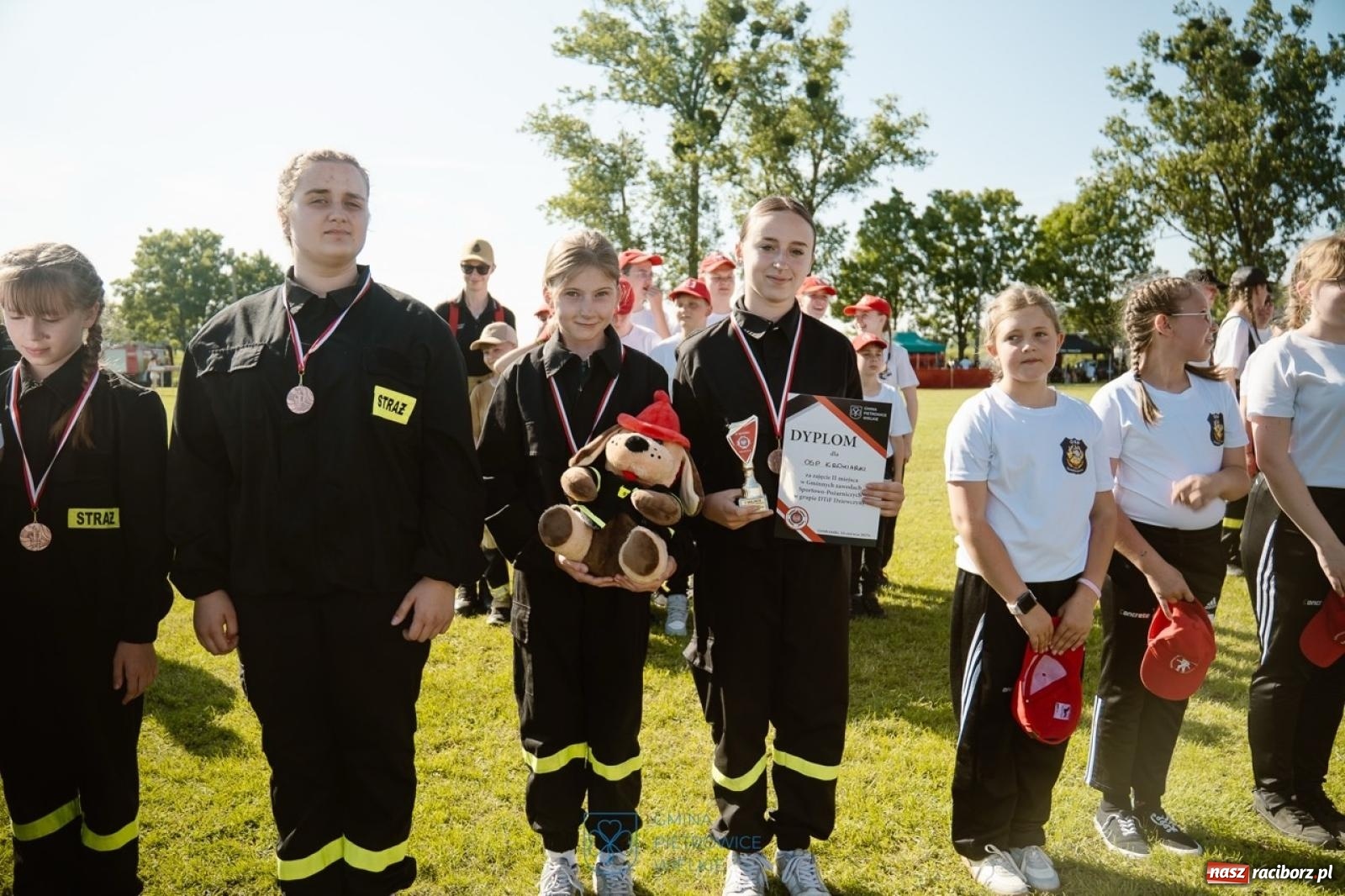 Zdjęcie w galerii na portalu naszraciborz.pl: Cztery puchary w koronie OSP Samborowice i rekord w ćwiczeniu bojowym wiadomości z regionu